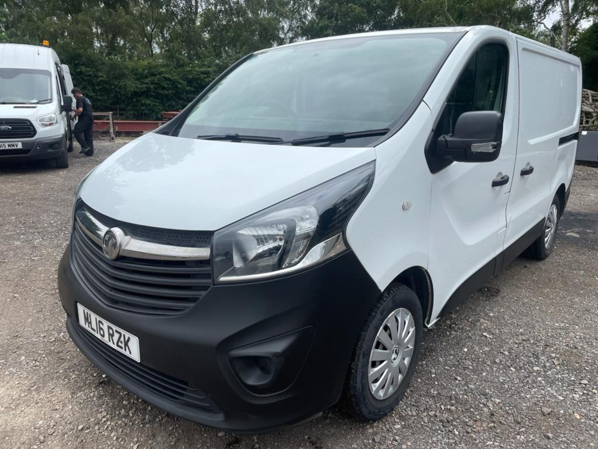 2016 VAUXHALL VIVARO 2700 CDTI ECOFLEX WHITE PANEL VAN, 1.6 DIESEL, 138K MILES *PLUS VAT* - Image 3 of 11