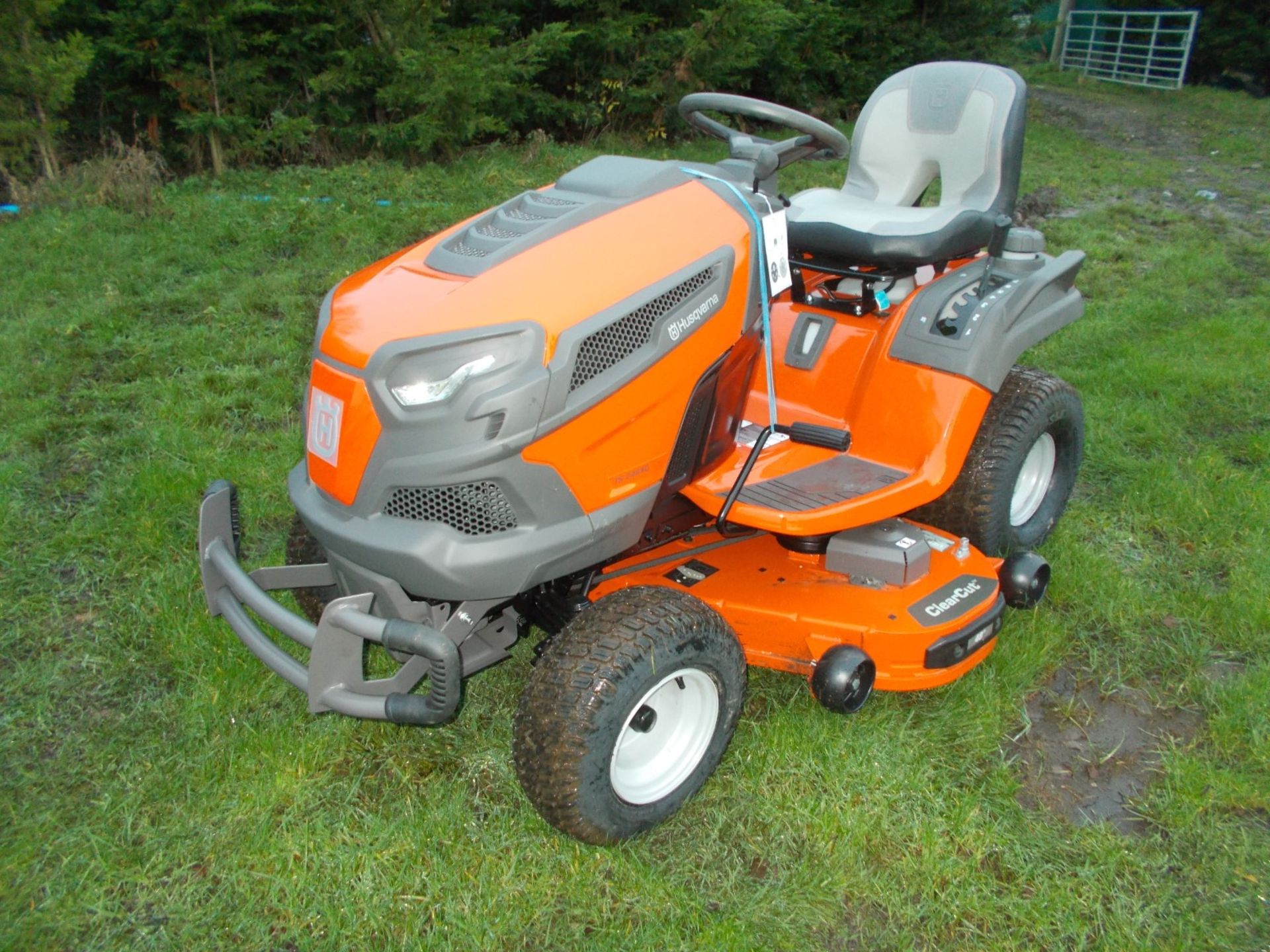 2020 HUSQVARNA TS 248XD RIDE ON MOWER, 48Ó CUTTING DECK *PLUS VAT* - Image 8 of 15