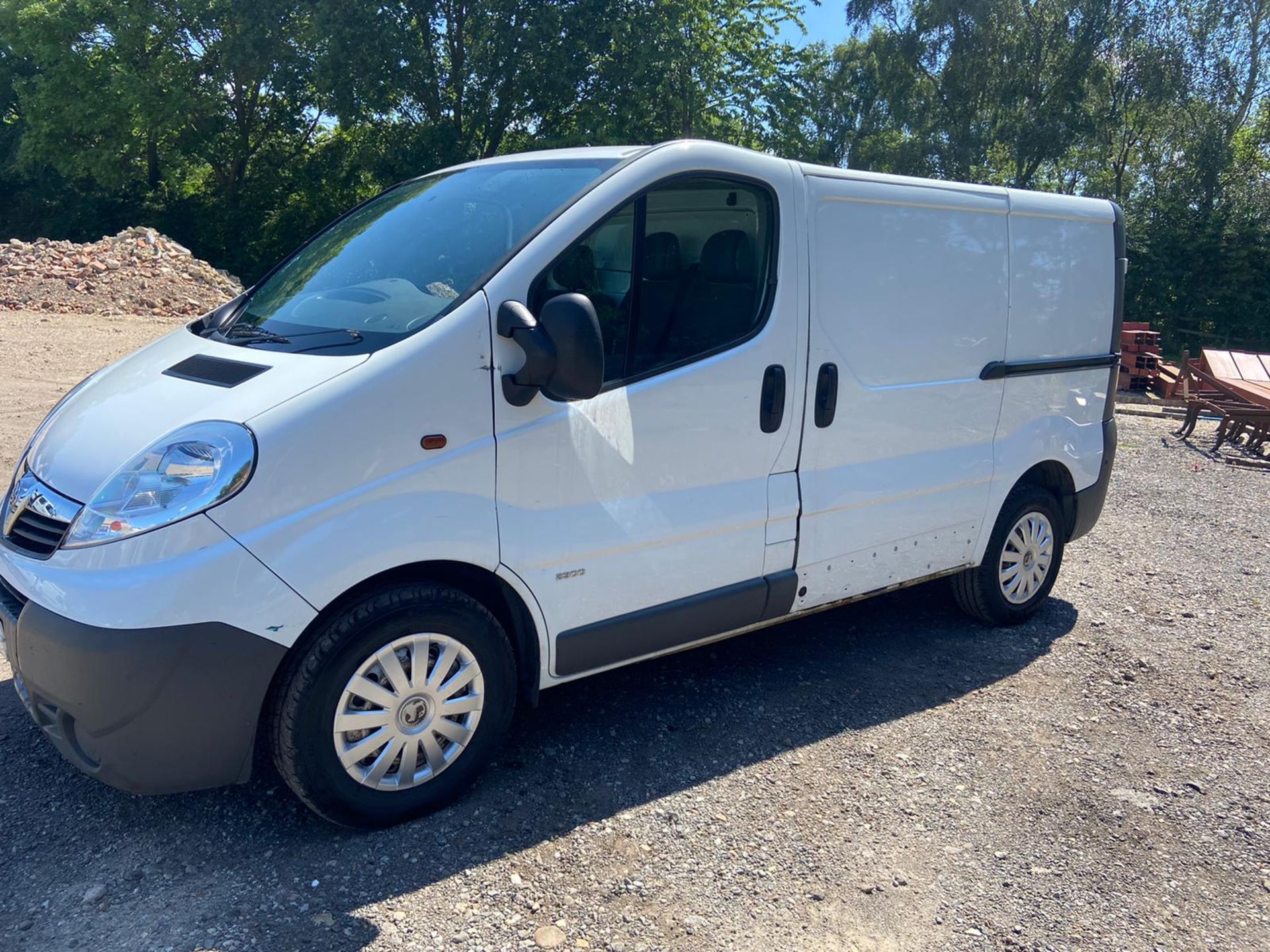 2014 VAUXHALL VIVARO 2900 ECOFLEX CDTI LWB WHITE PANEL VAN, 2.0 DIESEL, 145K MILES *PLUS VAT*