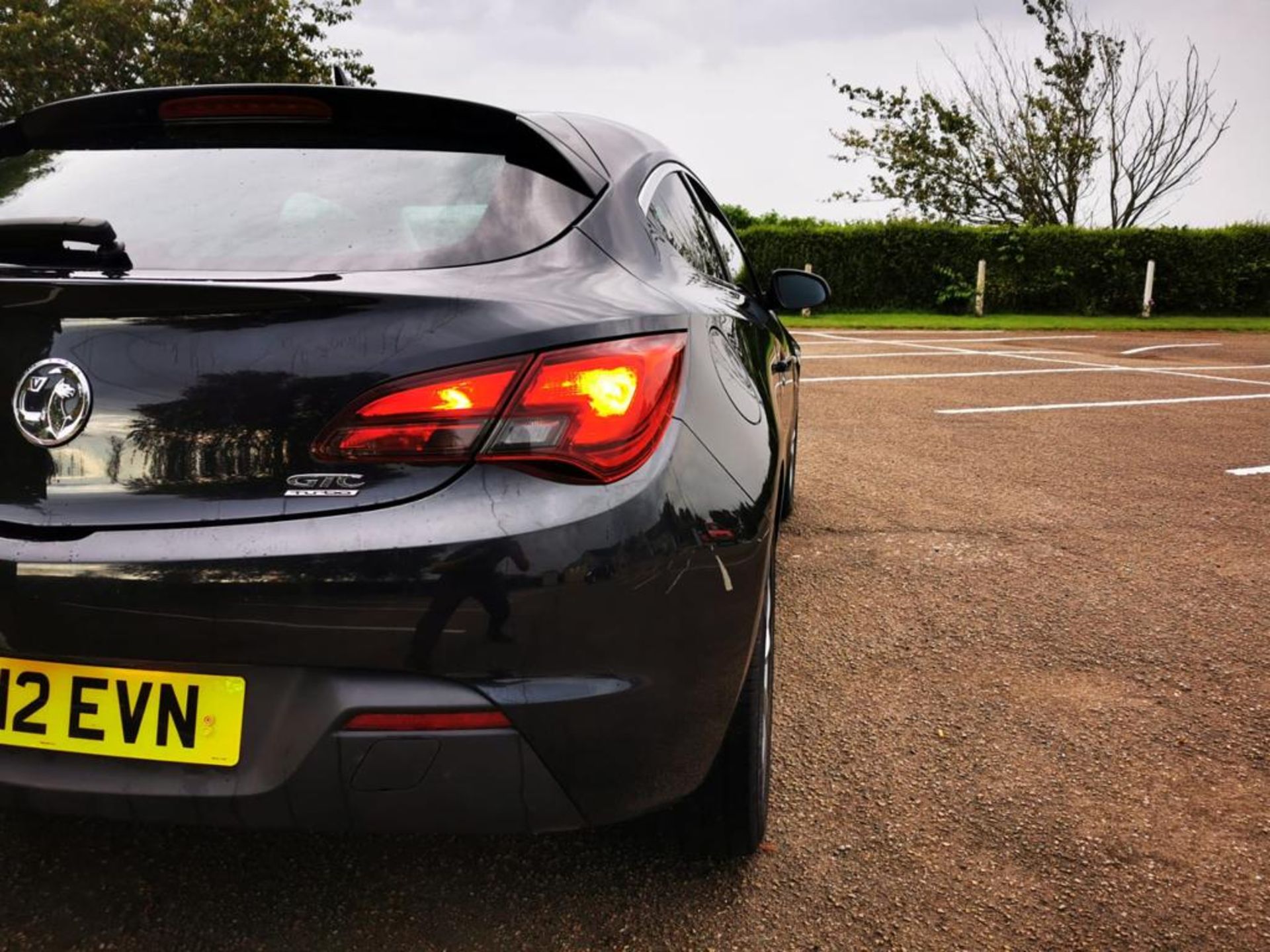 2012 VAUXHALL ASTRA GTC SRI S/S BLACK 3 DOOR HATCHBACK, SHOWING 97,814 MILES, 1.4 PETROL *NO VAT* - Image 10 of 30