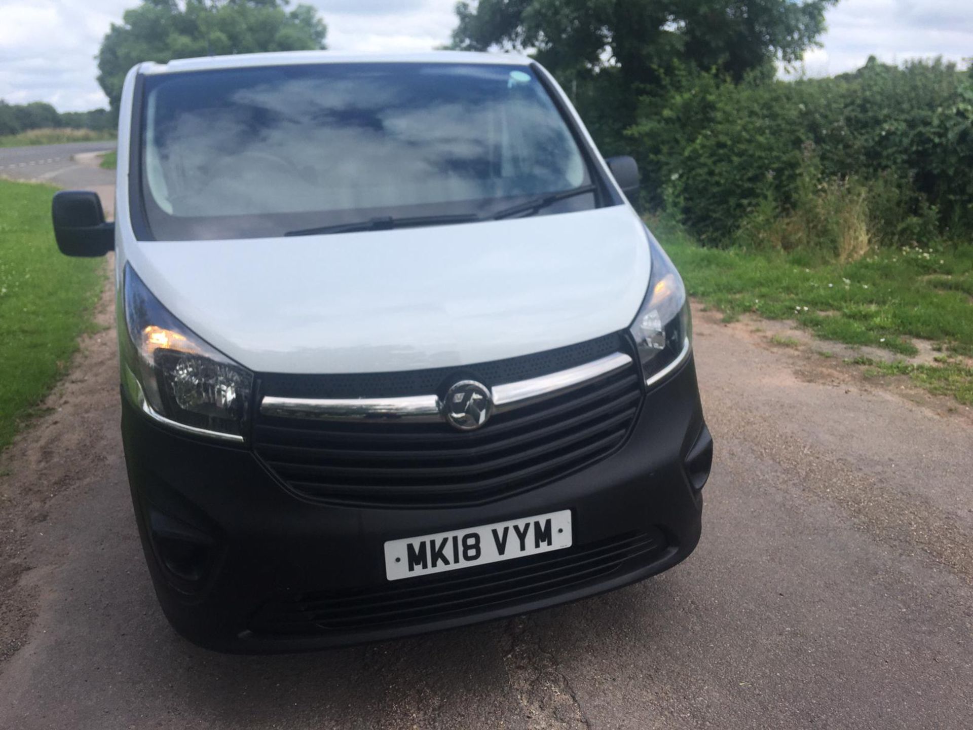 2018 VAUXHALL VIVARO 2700 CDTI WHITE PANEL VAN, 1.6 DIESEL ENGINE, 34K MILES *NO VAT* - Image 2 of 27