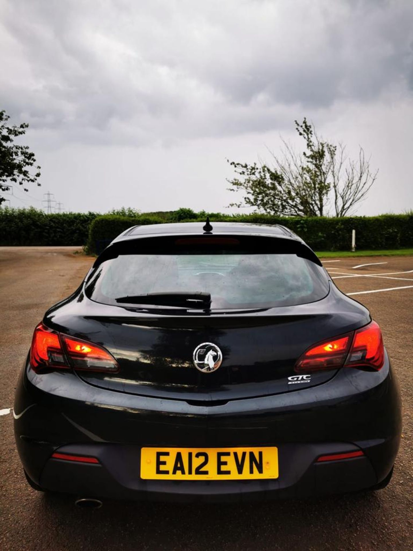 2012 VAUXHALL ASTRA GTC SRI S/S BLACK 3 DOOR HATCHBACK, SHOWING 97,814 MILES, 1.4 PETROL *NO VAT* - Image 5 of 30