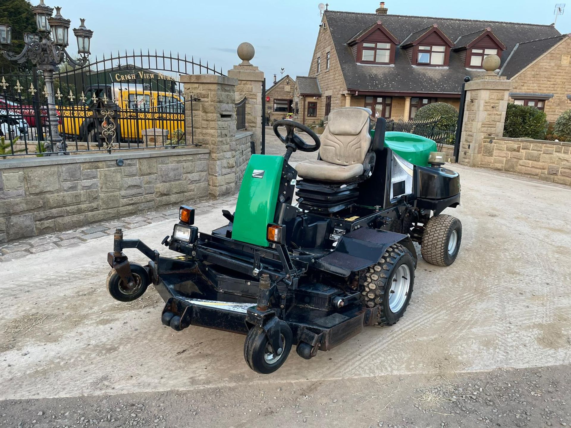 RANSOMES HR3806 RIDE ON MOWER, LOW 2915 HOURS, HYDROSTATIC *PLUS VAT* - Image 7 of 10