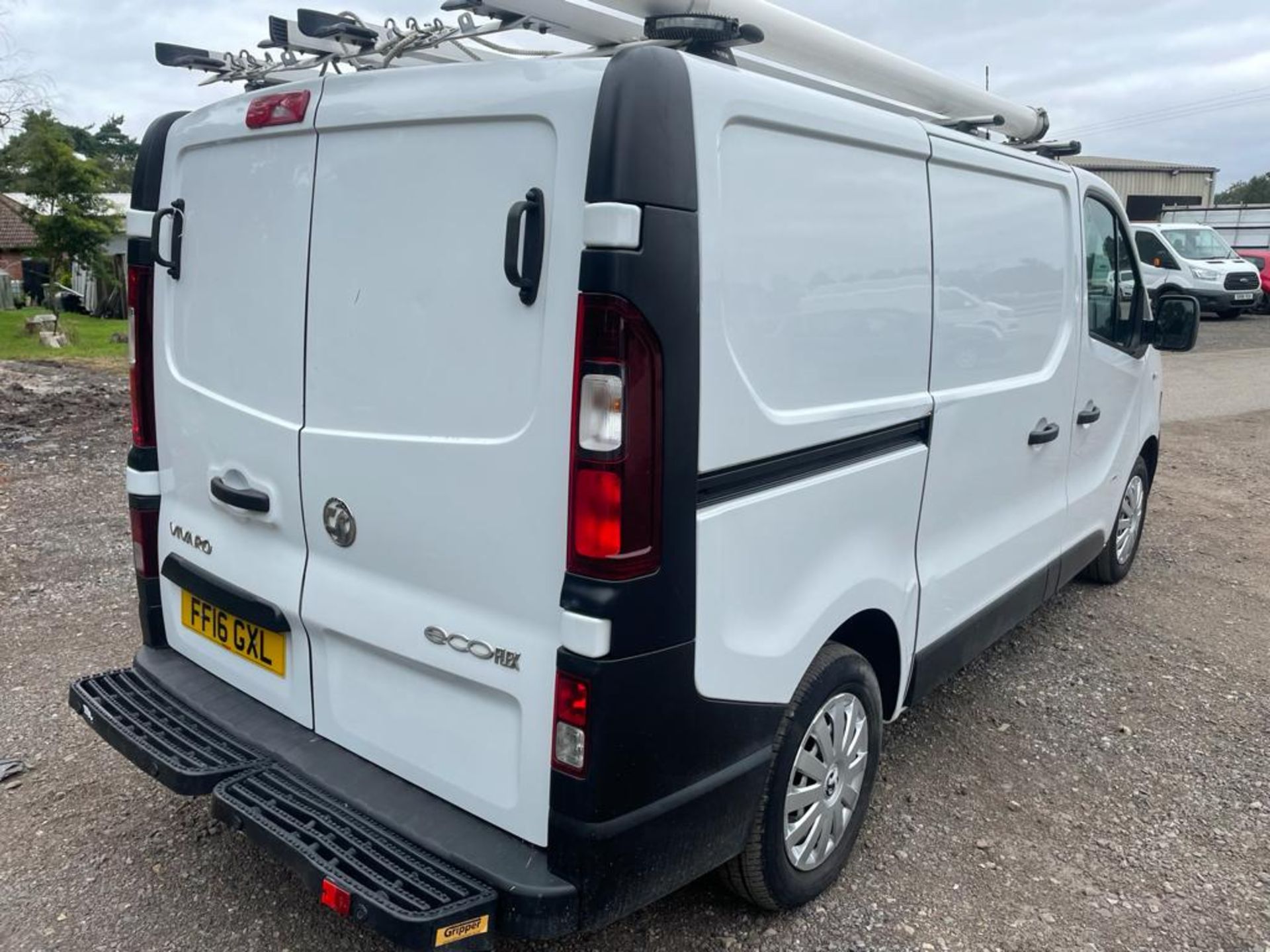 2016 VAUXHALL VIVARO 2900 BT CDTI ECOFLEX SS WHITE PANEL VAN, 1.6 DIESEL, 40,250 MILES *PLUS VAT* - Image 7 of 11