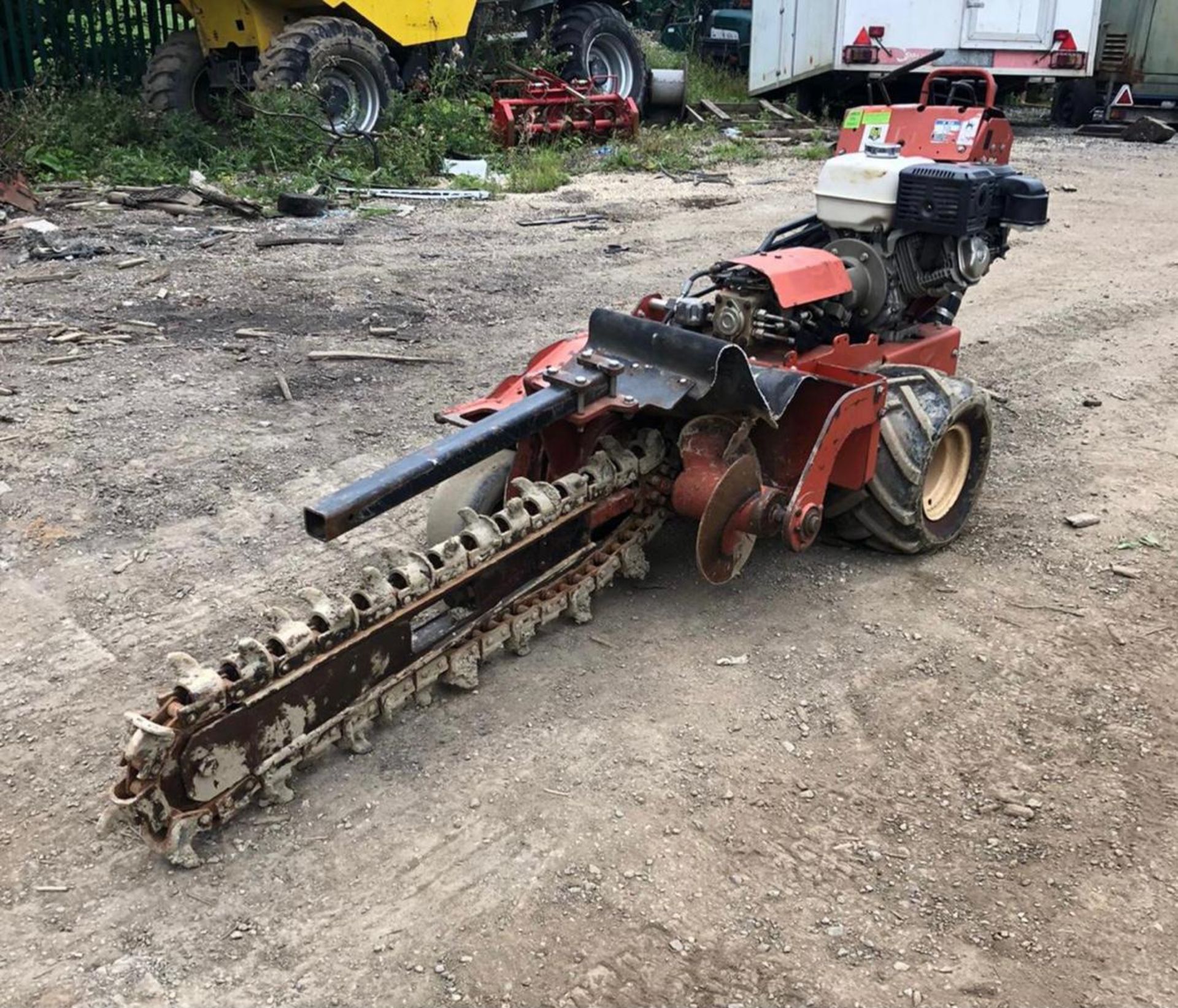 DITCH WITCH RT10 WALK BEHIND TRENCHER, RUNS DRIVES AND DIGS, SHOWING A LOW 130 HOURS *PLUS VAT* - Image 4 of 4