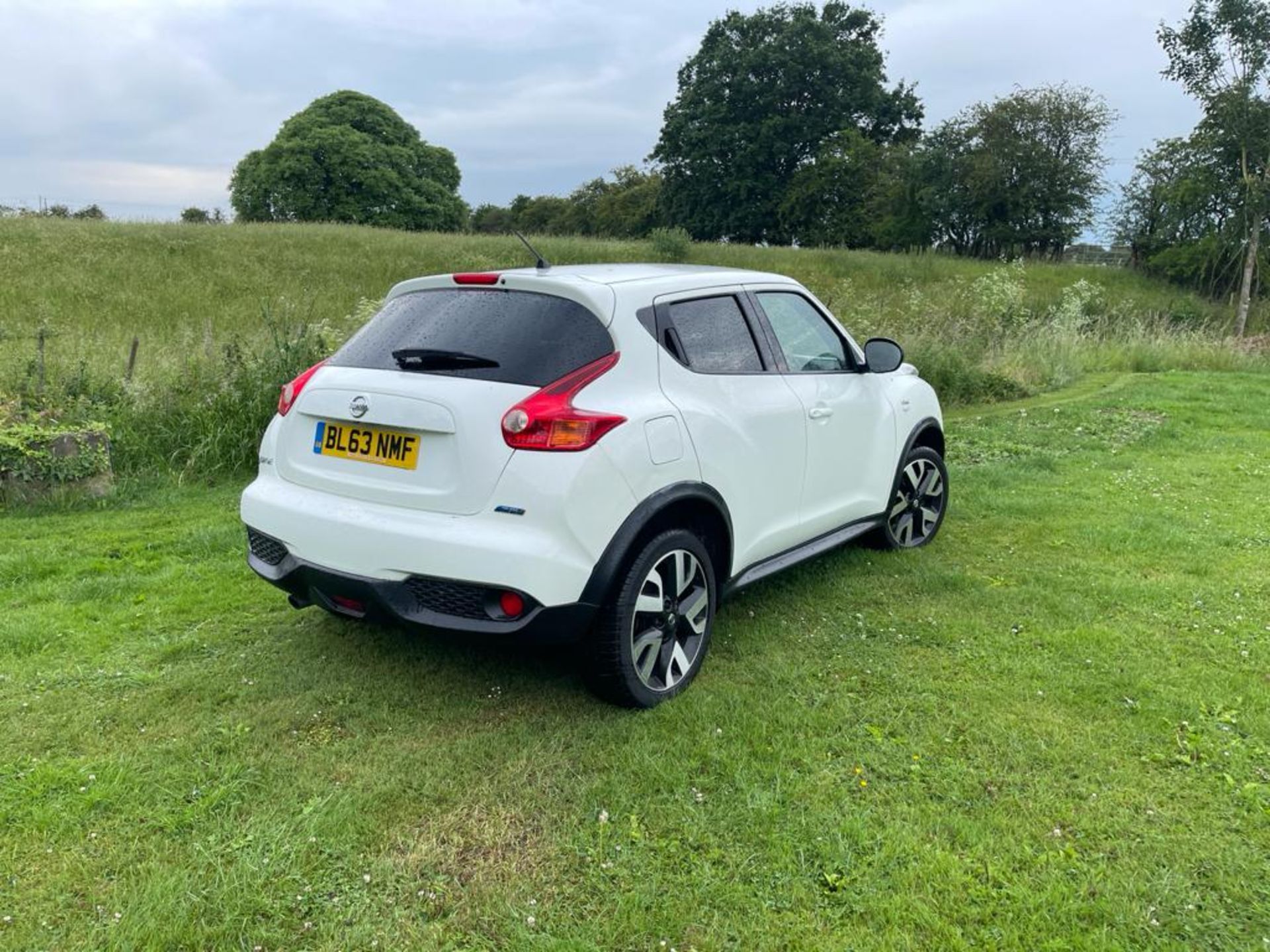 2013 NISSAN JUKE N-TEC, WHITE, 5 DOOR HATCHBACK, 5 PREVIOUS KEEPERS, VDI CLEAR, *NO VAT* - Image 4 of 21