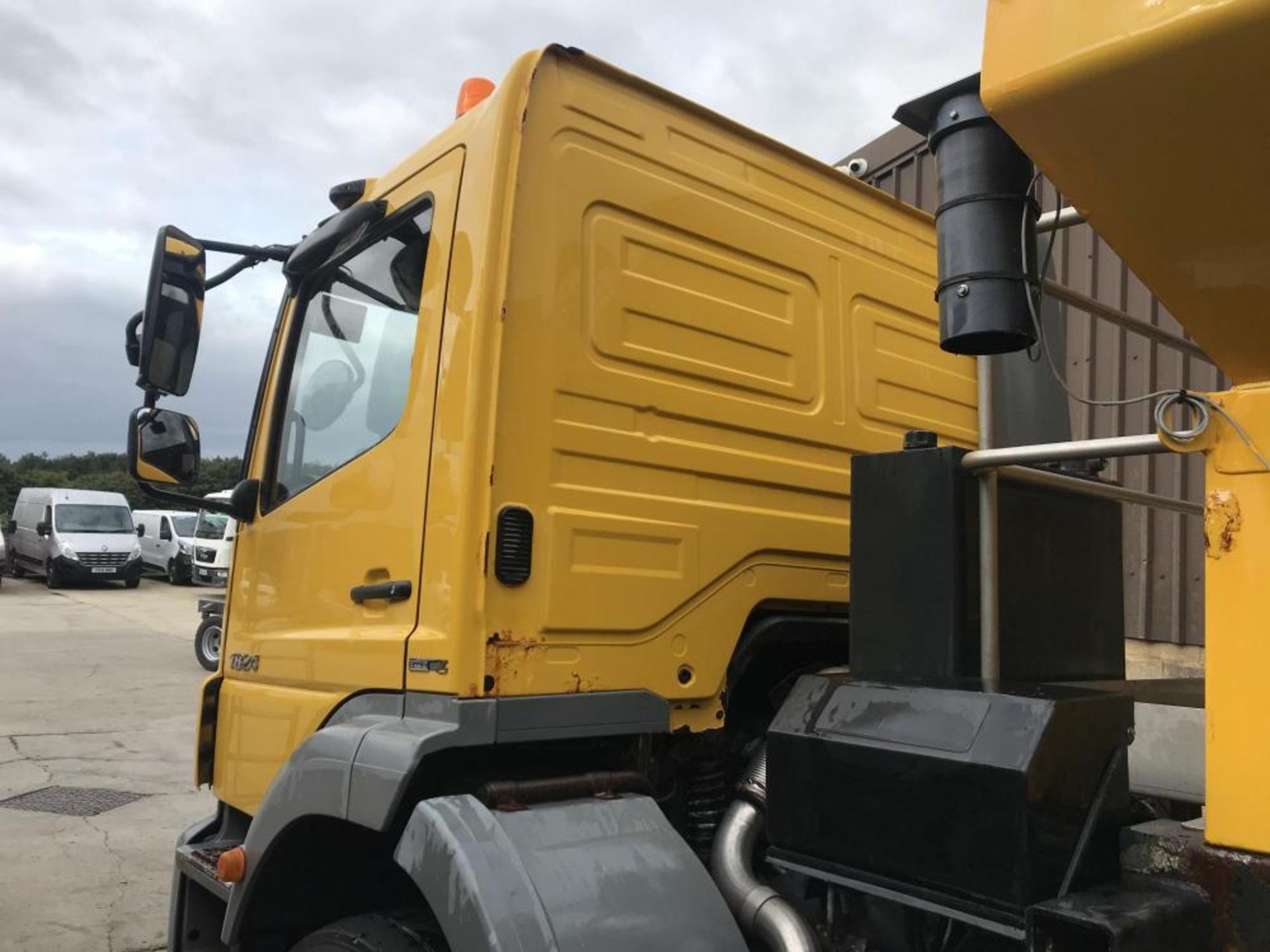 2007 (57) MERCEDES-BENZ AXOR 1824 18 TON GRITTER, SCHMIDT BODY SNOW PLOUGH, *PLUS VAT* - Image 6 of 17