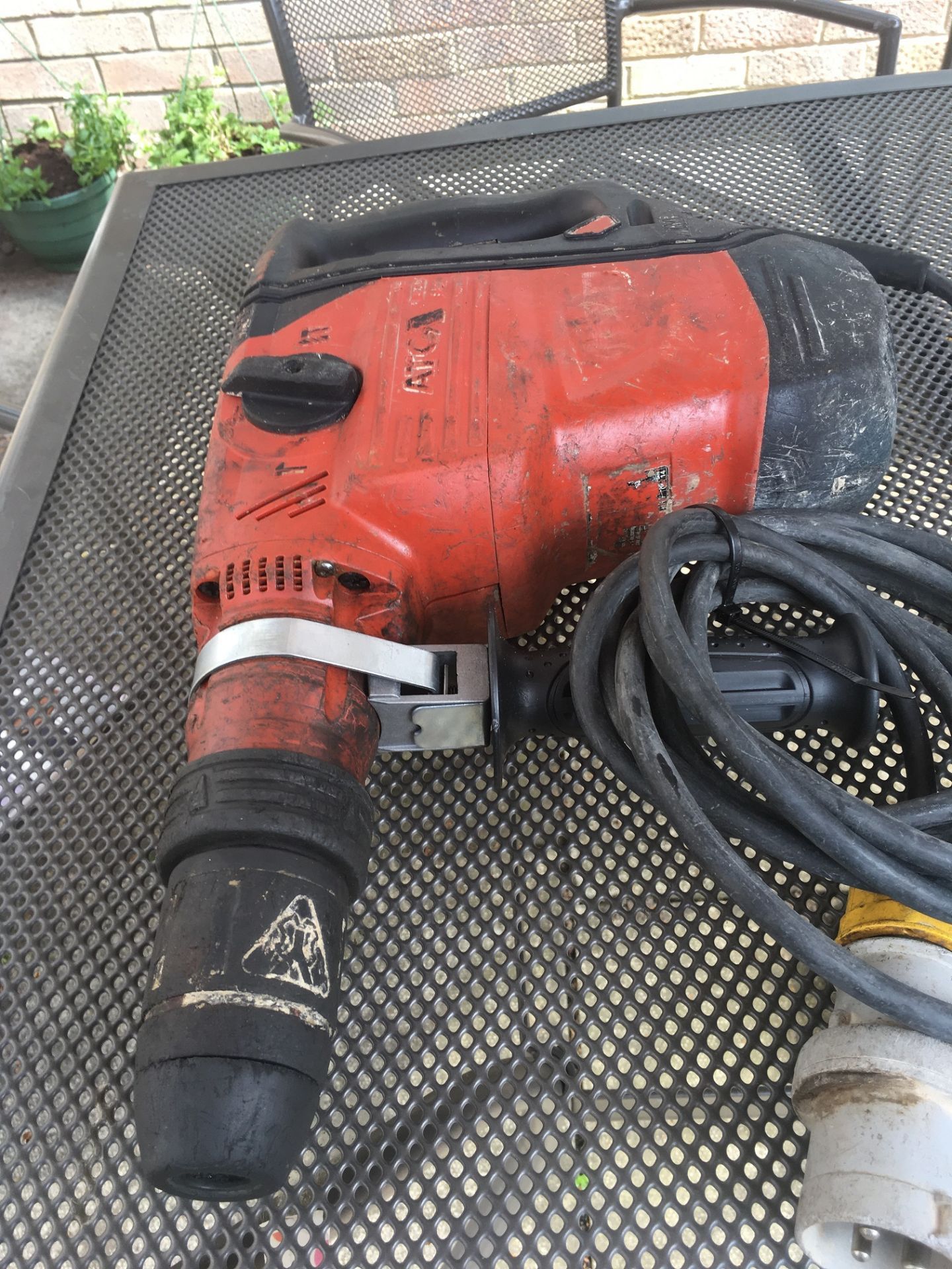1 x HILTI TE 60 AVR 110v HAMMER DRILL AND BREAKER WITHOUT BOX *NO VAT* - Image 3 of 3