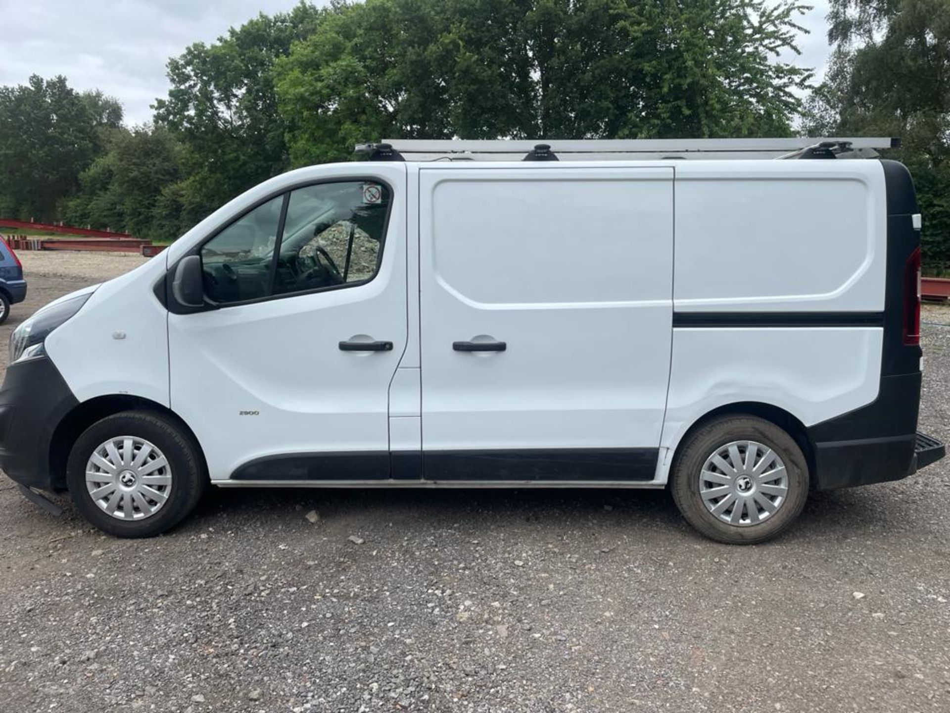 2016 VAUXHALL VIVARO 2900 BT CDTI ECOFLEX SS WHITE PANEL VAN, 1.6 DIESEL, 40,250 MILES *PLUS VAT* - Image 4 of 11