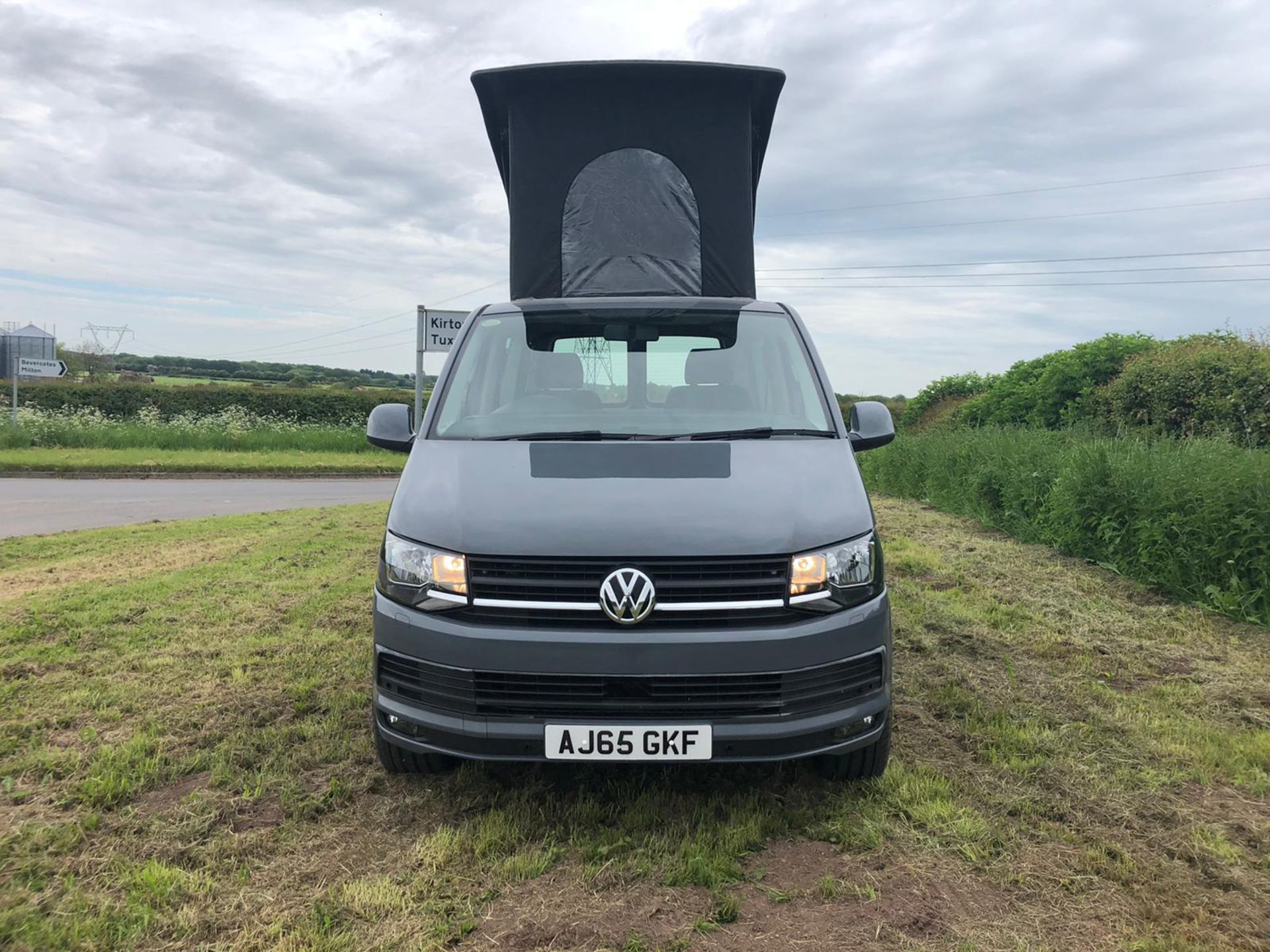 2016 VOLKSWAGEN 2 BIRTH CARAVELLE CAMPERVAN, NEW POP TOP, SHOWING 27,546 MILES *PLUS VAT* - Image 3 of 15