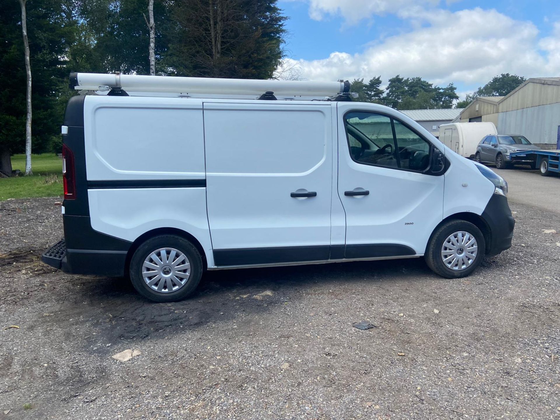 2015 VAUXHALL VIVARO 2900 CDTI ECOFLEX WHITE PANEL VAN, 1.6 DIESEL, 82K MILES WITH FSH *PLUS VAT* - Image 7 of 11