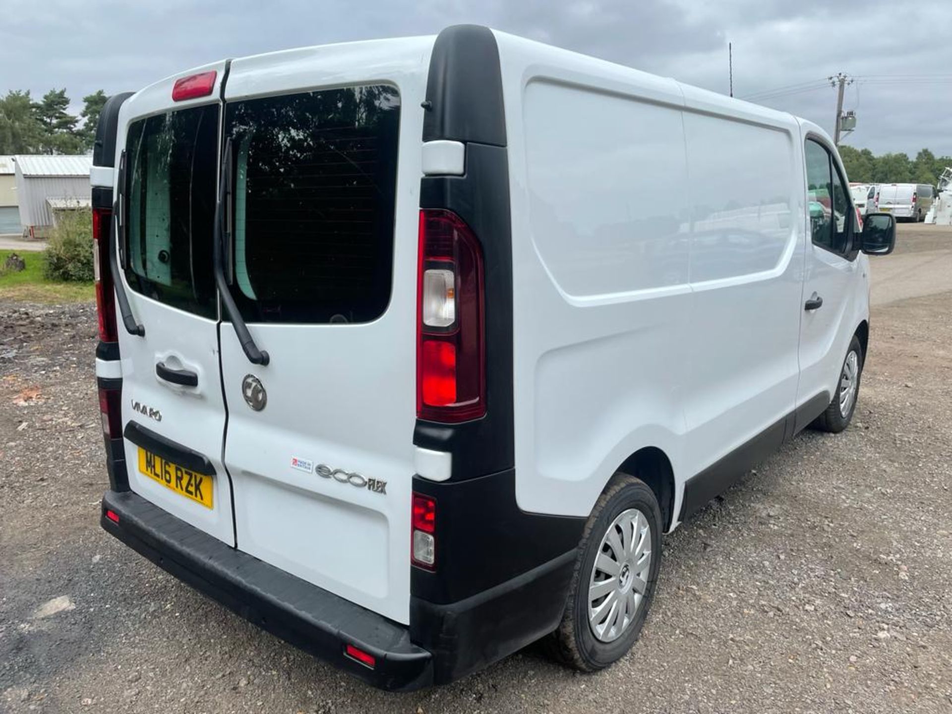 2016 VAUXHALL VIVARO 2700 CDTI ECOFLEX WHITE PANEL VAN, 1.6 DIESEL, 138K MILES *PLUS VAT* - Image 7 of 11