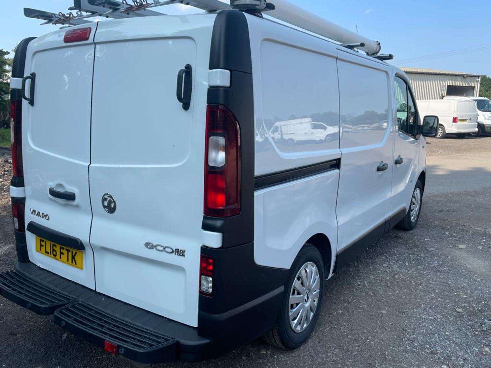 2016 VAUXHALL VIVARO 2900 BT CDTI ECOFLEX SS WHITE PANEL VAN, 1.6 DIESEL, 87K WITH FSH *PLUS VAT* - Image 7 of 11