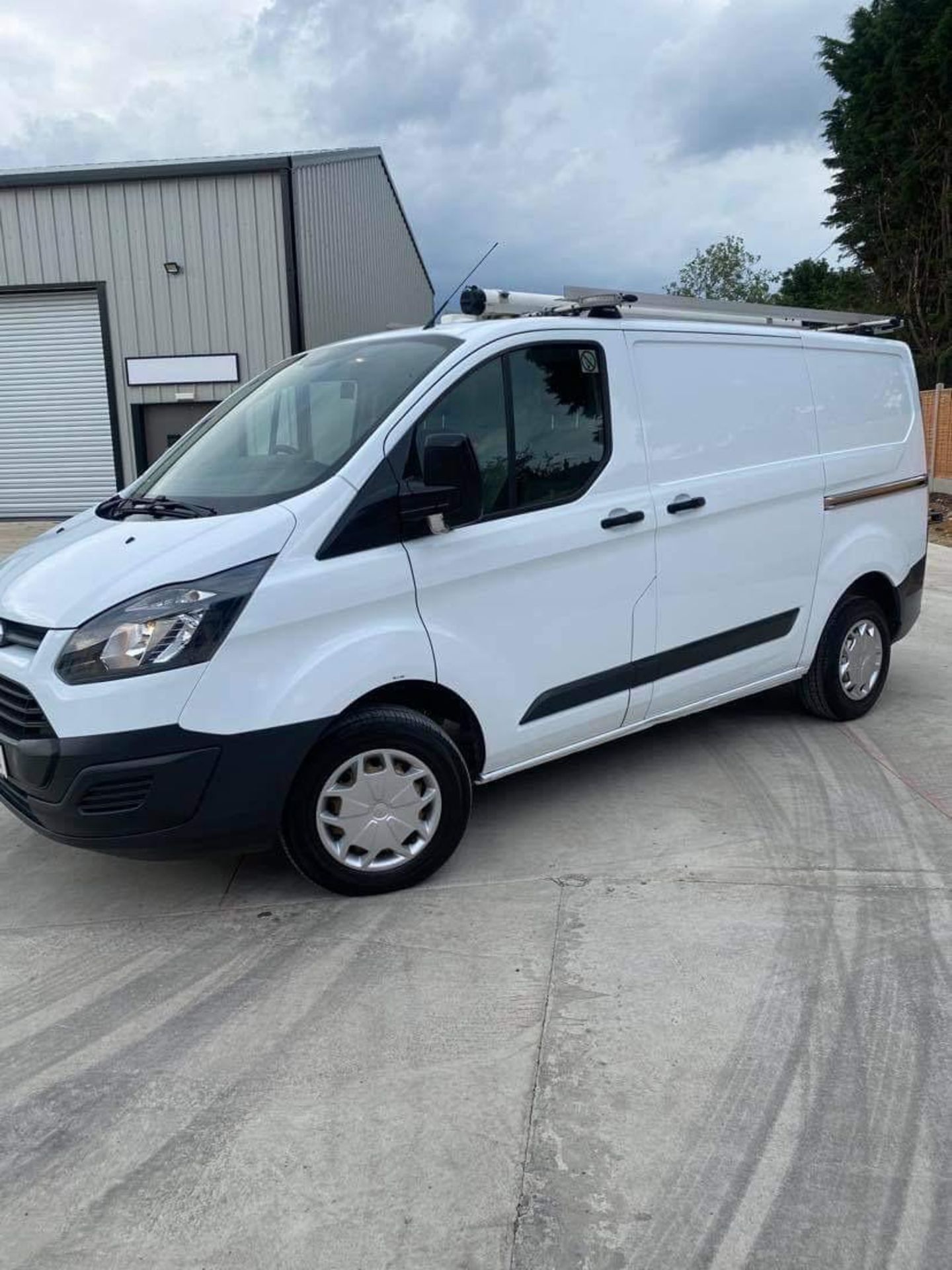 2014 FORD TRANSIT CUSTOM 310 ECO-TECH WHITE PANEL VAN, 77K MILES WITH FSH, 2.2 DIESEL *PLUS VAT* - Image 4 of 10