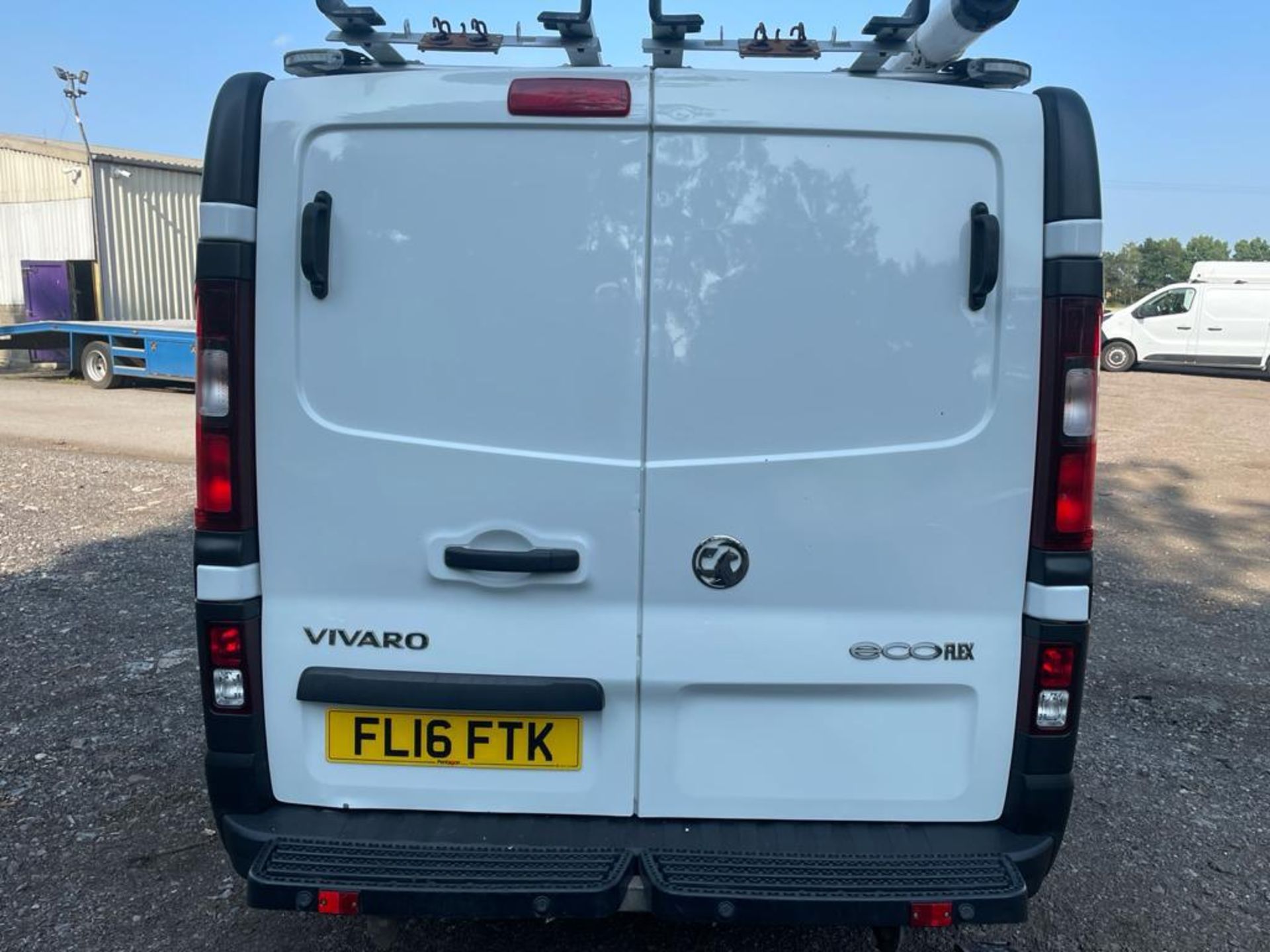 2016 VAUXHALL VIVARO 2900 BT CDTI ECOFLEX SS WHITE PANEL VAN, 1.6 DIESEL, 87K WITH FSH *PLUS VAT* - Image 6 of 11