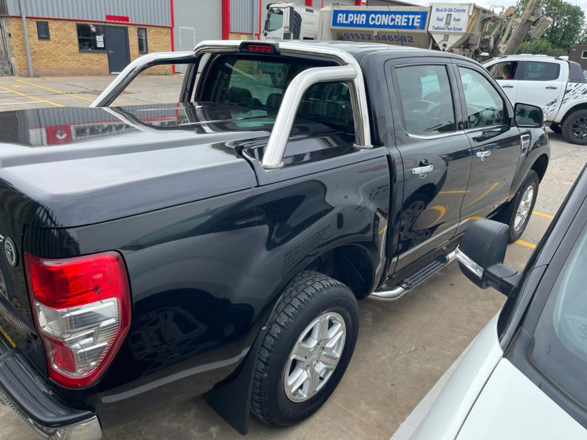 2014 FORD RANGER LIMITED 4X4 TDCI BLACK PICK UP, 2.2 DIESEL ENGINE, 110K MILES *PLUS VAT* - Image 5 of 19