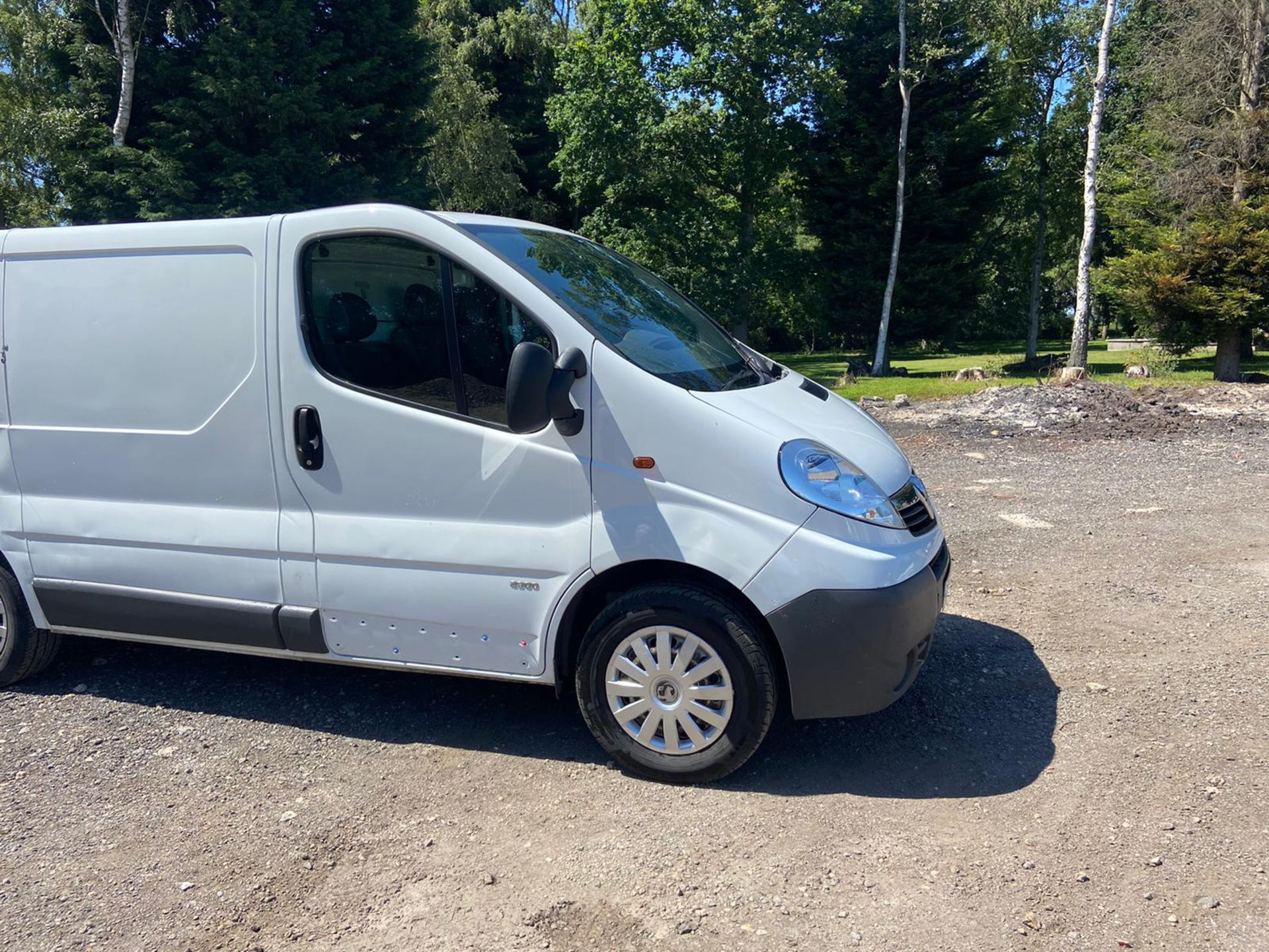 2014 VAUXHALL VIVARO 2900 ECOFLEX CDTI LWB WHITE PANEL VAN, 2.0 DIESEL, 145K MILES *PLUS VAT* - Image 4 of 8