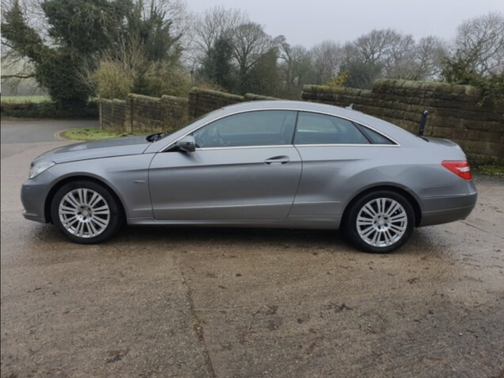 2009 MERCEDES-BENZ E350 BLUE EFFICIENCY CDI COUPE TURBO DIESEL, AUTOMATIC, LOW MILEAGE *NO VAT* - Image 4 of 11