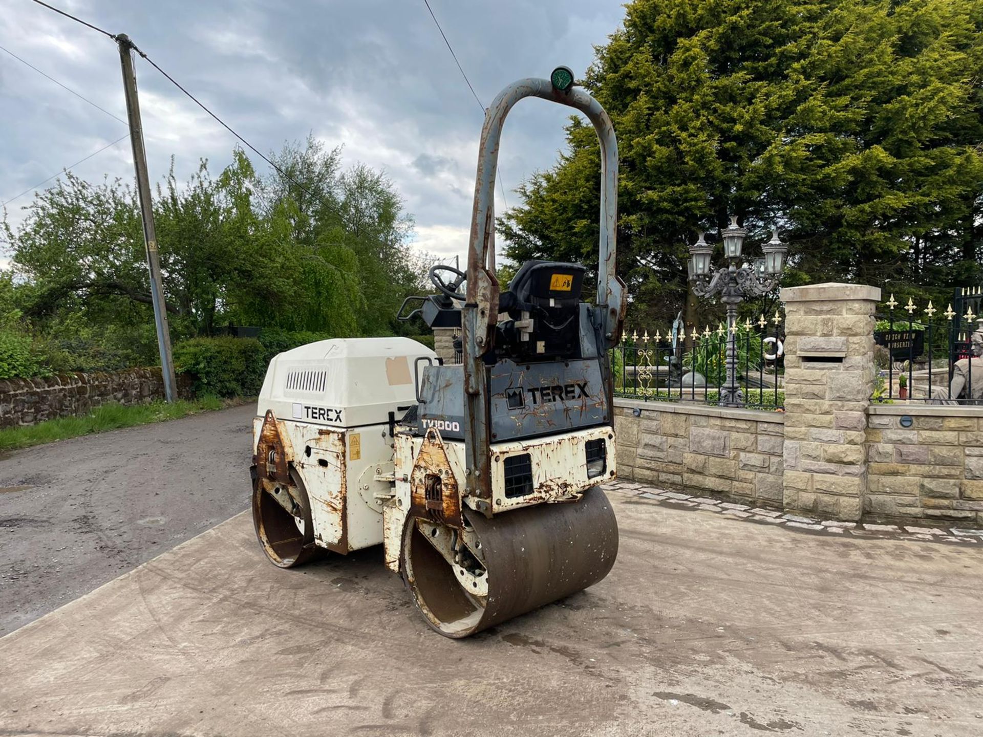 2006 TEREX TV1000 TWIN DRUM ROLLER, RUNS DRIVES AND VIBRATES, 1000MM DRUMS, ROLL BAR *PLUS VAT* - Image 4 of 6