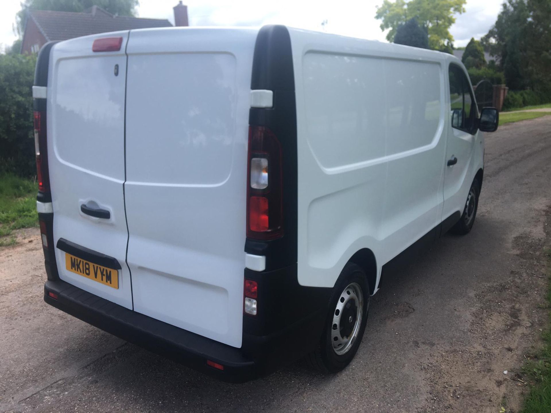 2018 VAUXHALL VIVARO 2700 CDTI WHITE PANEL VAN, 1.6 DIESEL ENGINE, 34K MILES *NO VAT* - Image 8 of 27