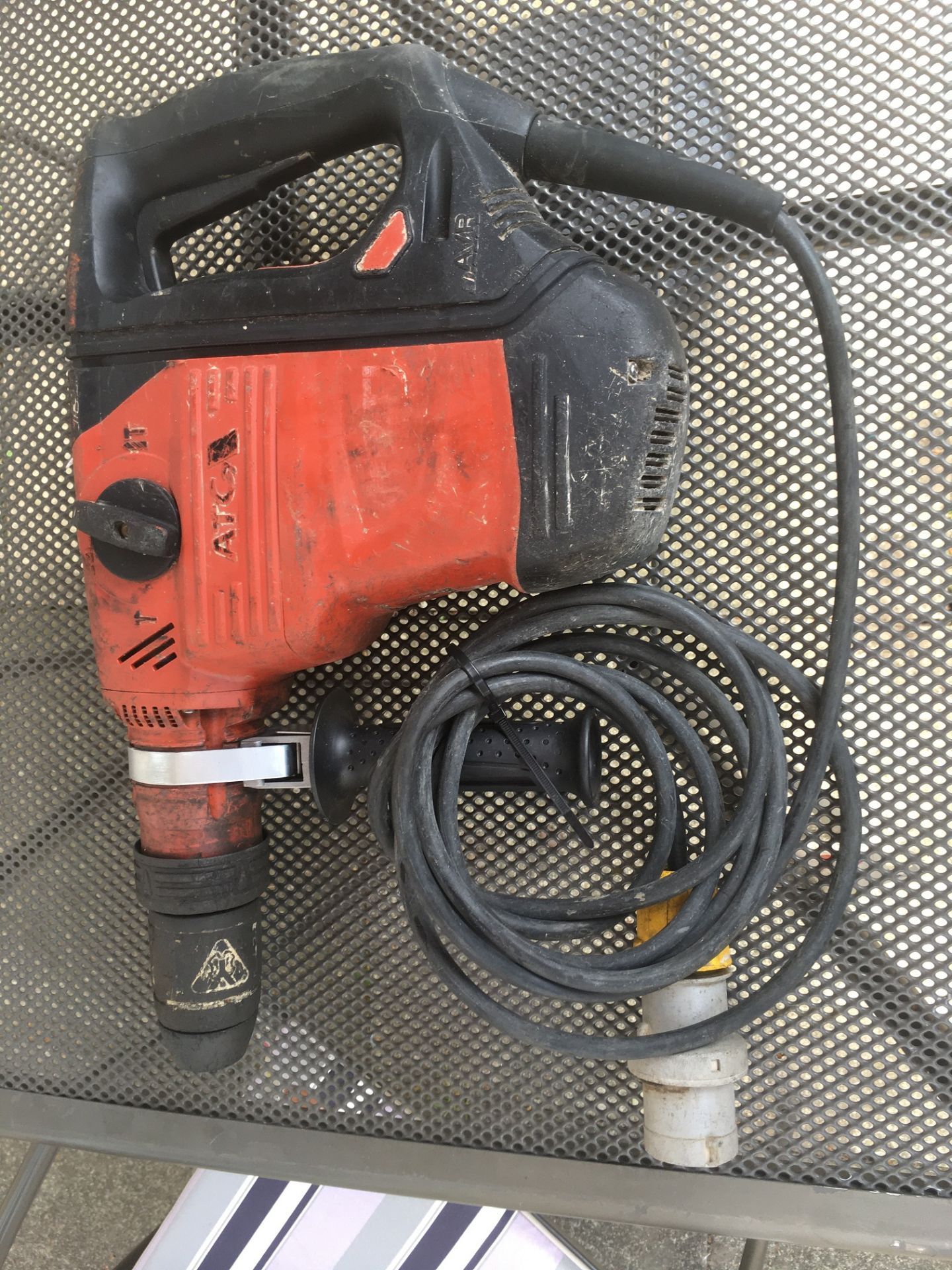 1 x HILTI TE 60 AVR 110v HAMMER DRILL AND BREAKER WITHOUT BOX *NO VAT* - Image 2 of 3