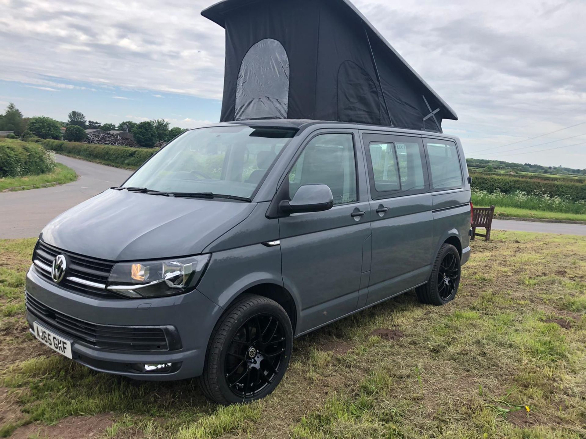 2016 VOLKSWAGEN 2 BIRTH CARAVELLE CAMPERVAN, NEW POP TOP, SHOWING 27,546 MILES *PLUS VAT* - Image 2 of 15