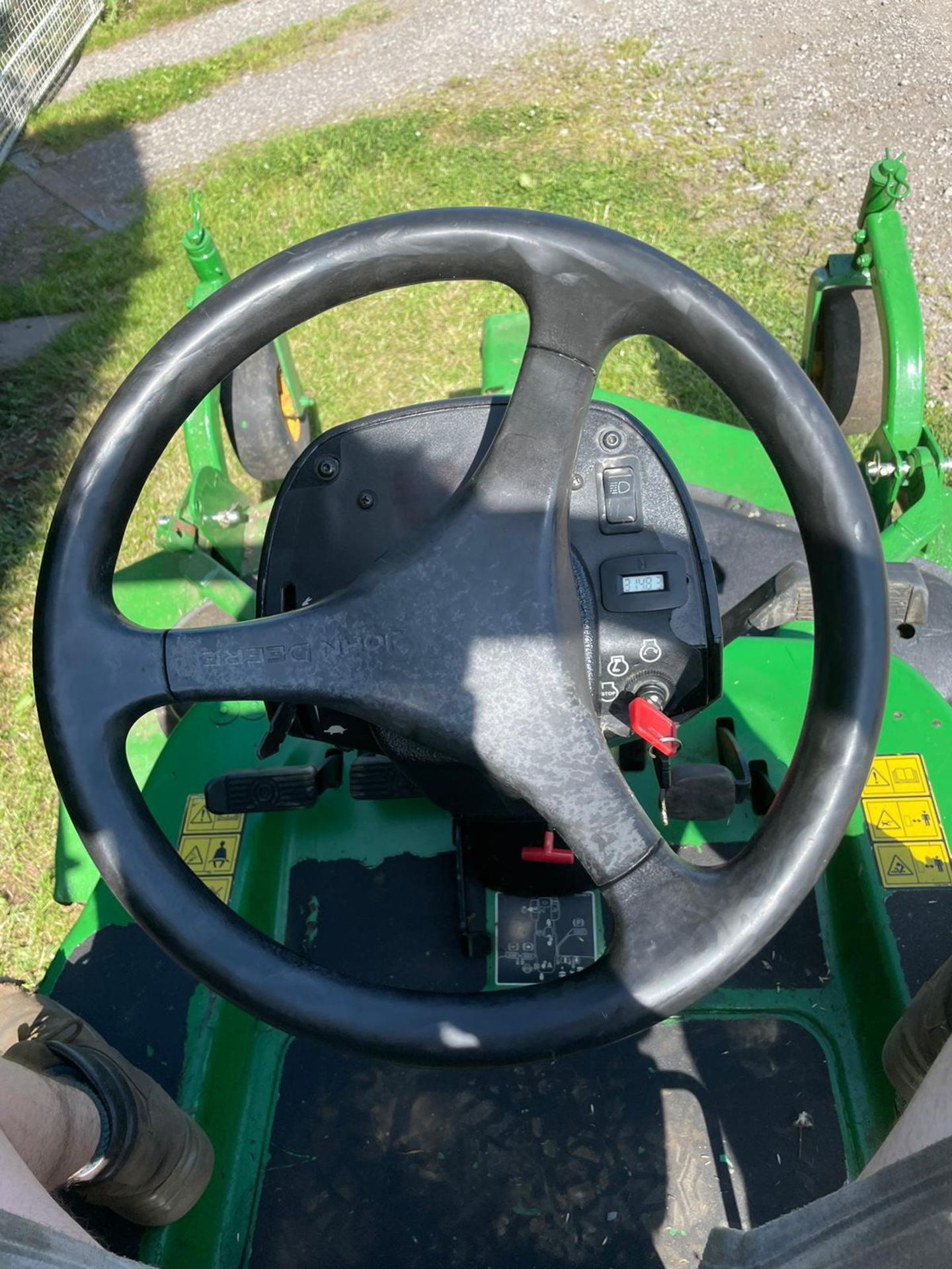 2010 JOHN DEERE 1545 RIDE ON LAWN MOWER, 62 INCH FASTBACK COMMERCIAL DECK, 4 WHEEL DRIVE *PLUS VAT* - Image 9 of 9