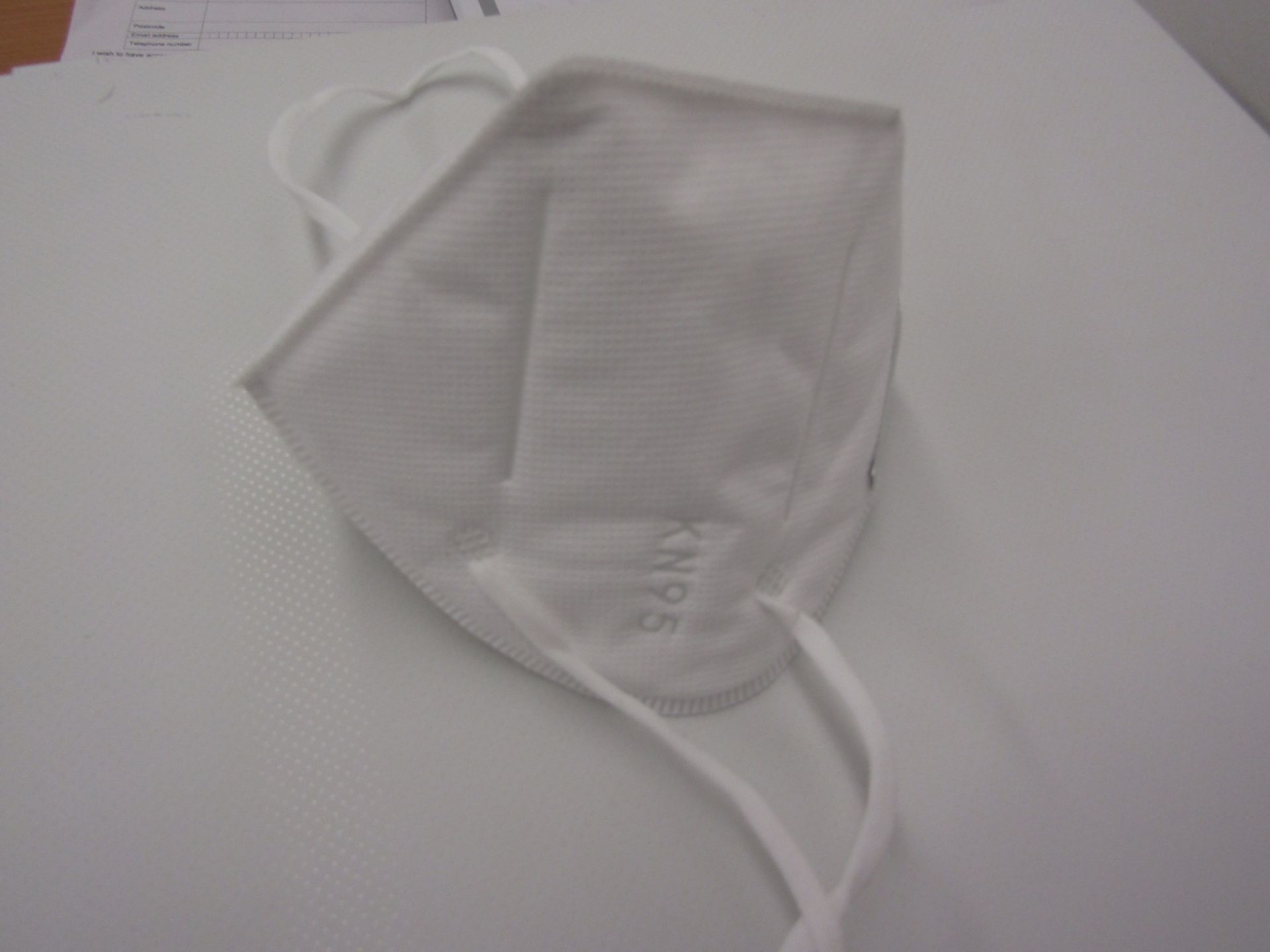5000 KN95 FILTERED FACE MASKS, BRAND NEW WITH TAGS AND CE MARK CERTIFIED *PLUS VAT* - Image 6 of 7