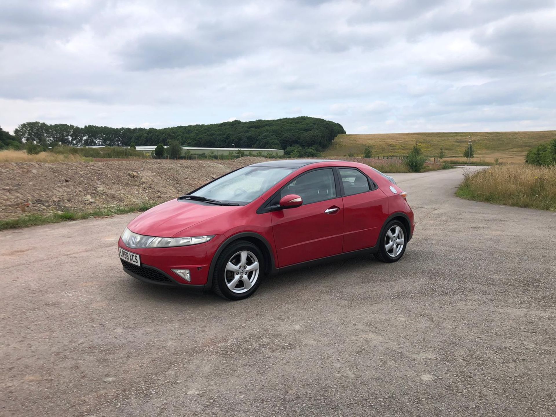 2008/58 HONDA CIVIC ES I-VTEC RED 5 DOOR HATCHBACK, 1.8 PETROL ENGINE, 114K MILES *NO VAT* - Image 3 of 15