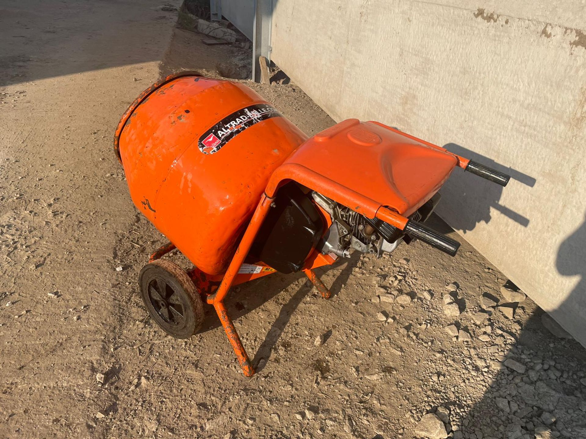 2019 BELLE MINI MIX 150 PETROL CEMENT MIXER, HONDA GX120 ENGINE, RUNS AND WORKS, GOOD COMPRESSION - Image 3 of 7