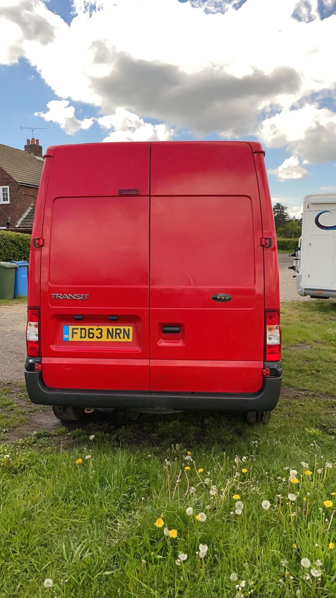 2014 FORD TRANSIT 125 T350 FWD RED PANEL VAN, SHOWING 135,726 MILES, 2.2 TDCi *NO VAT* - Image 6 of 14