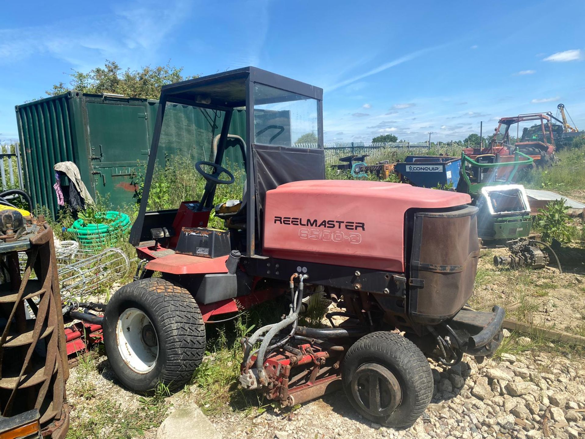 TORO REELMASTER 6500D RIDE ON LAWN MOWER, DIESEL ENGINE, 4 WHEEL DRIVE, BEEN SAT FOR A WHILE *NO VAT - Image 2 of 4