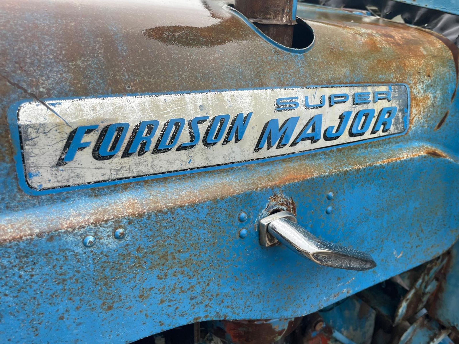 FORDSON SUPER MAJOR VINTAGE TRACTOR, RUNS AND DRIVES, SHOWING 694 HOURS *PLUS VAT* - Bild 13 aus 13