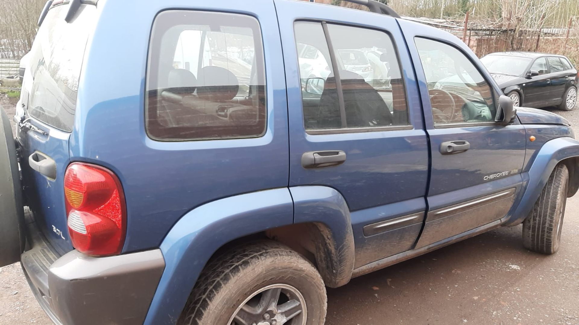 2004 JEEP CHEROKEE EXTREME SPORT A BLUE ESTATE, SHOWING 139,091 MILES, AUTO 4 GEARS *NO VAT* - Image 3 of 11