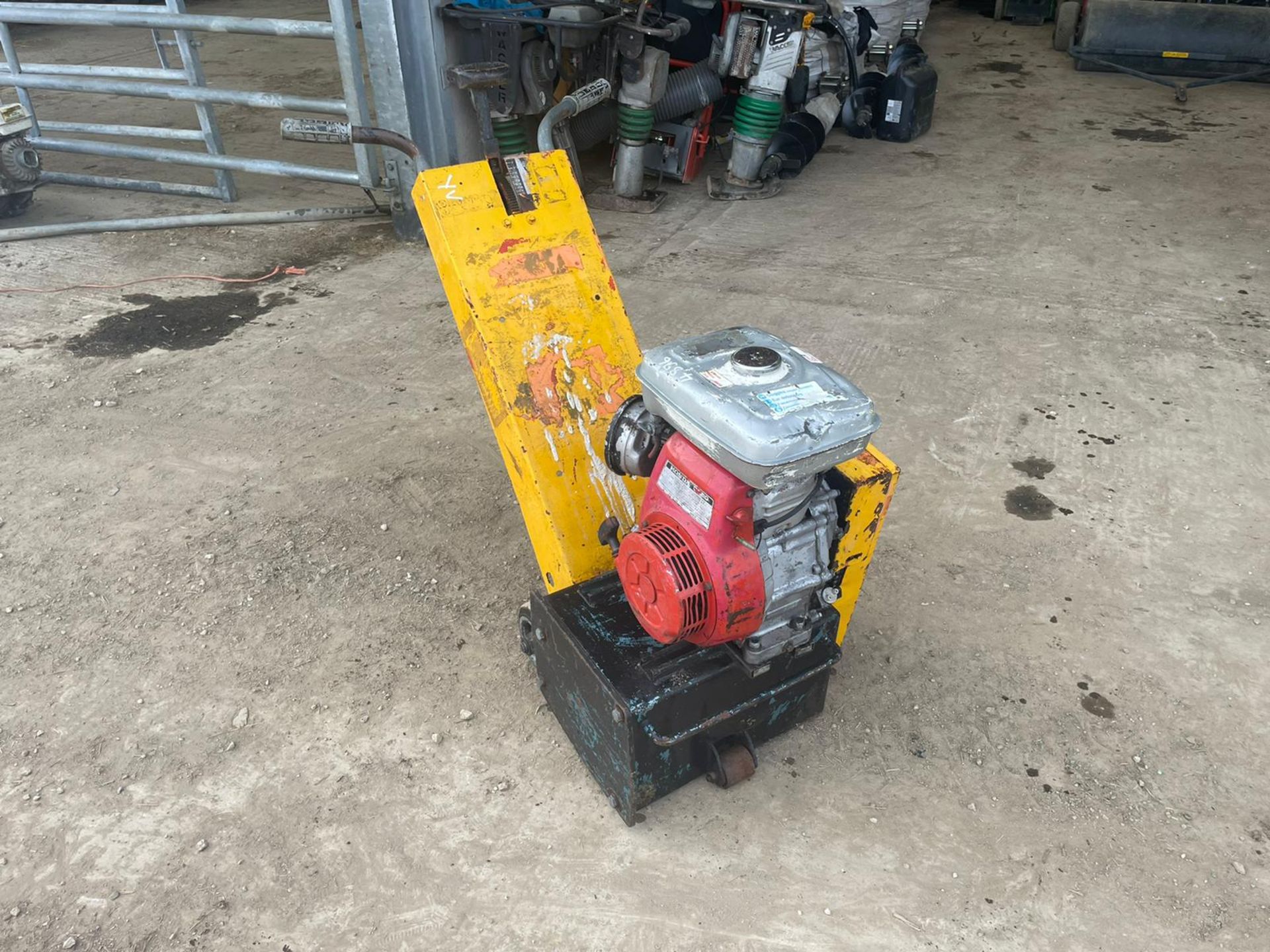 VON ARX FR300 FLOOR GRINDER, GOOD COMPRESSION, HONDA PETROL ENGINE *NO VAT* - Image 2 of 7