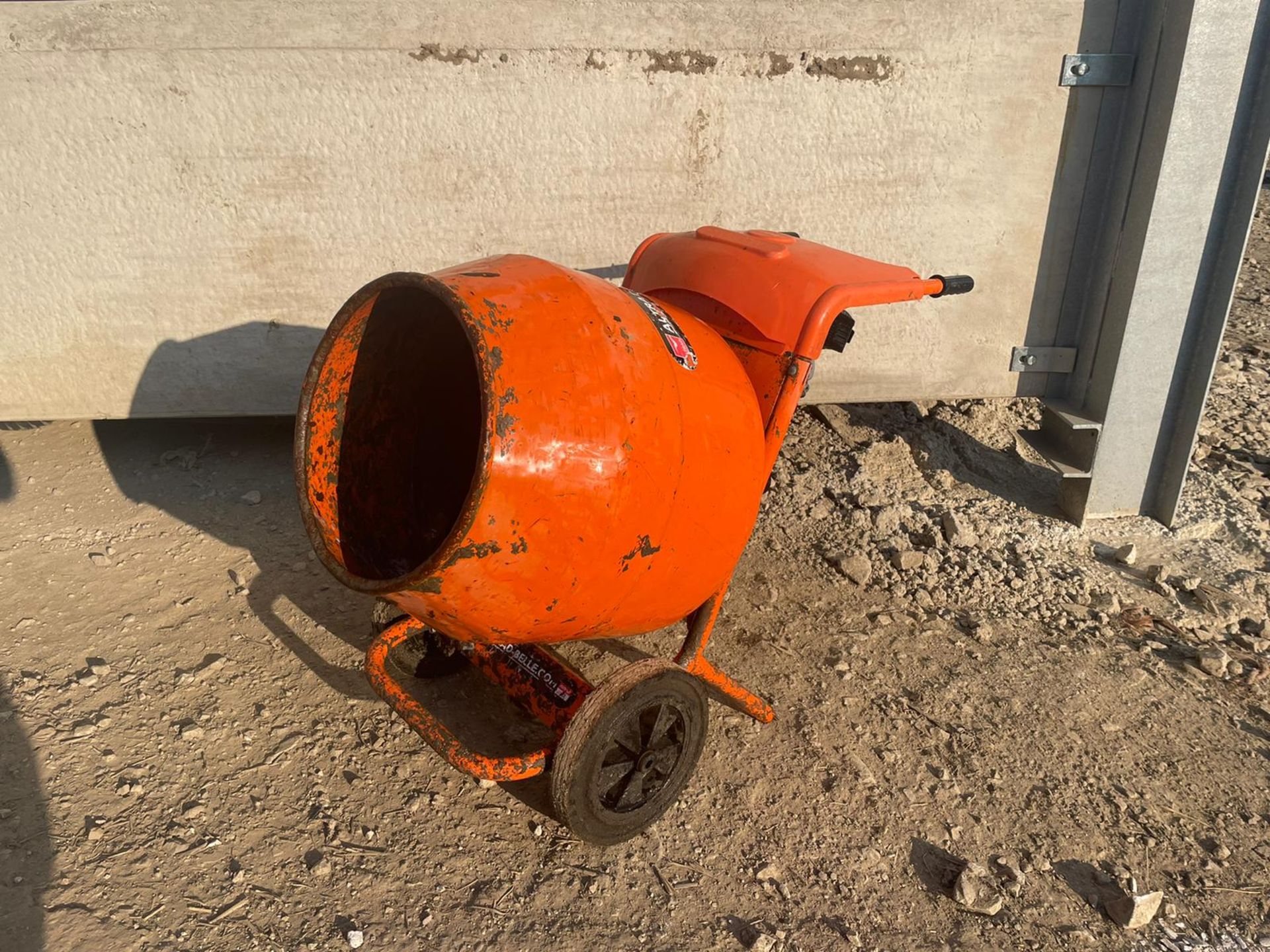 2019 BELLE MINI MIX 150 PETROL CEMENT MIXER, HONDA GX120 ENGINE, RUNS AND WORKS, GOOD COMPRESSION - Image 2 of 7