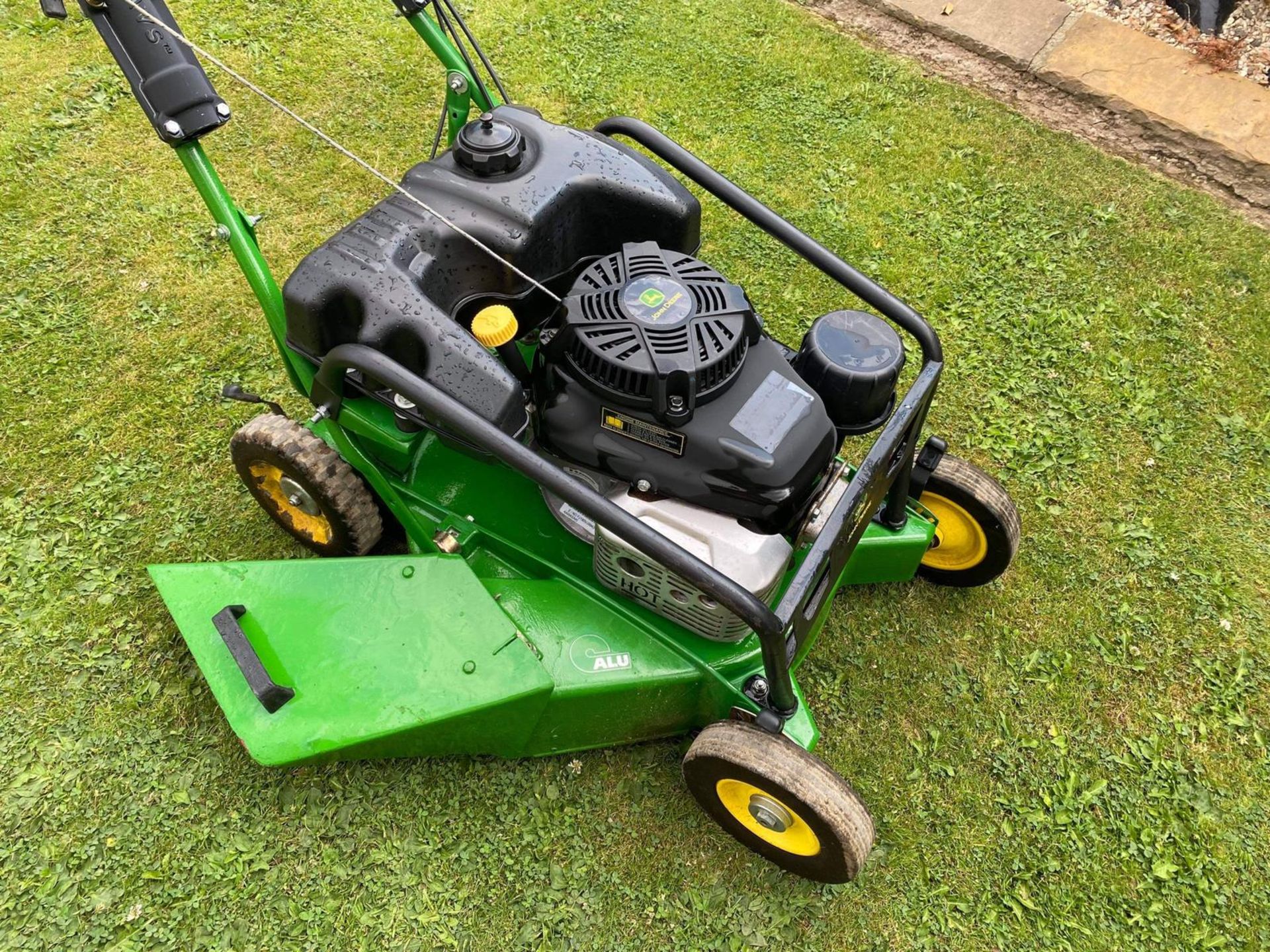 JOHN DEERE C52KS SELF PROPELLED LAWN MOWER, RUNS DRIVES AND CUTS, KAWASAKI PETROL ENGINE *NO VAT* - Image 3 of 8