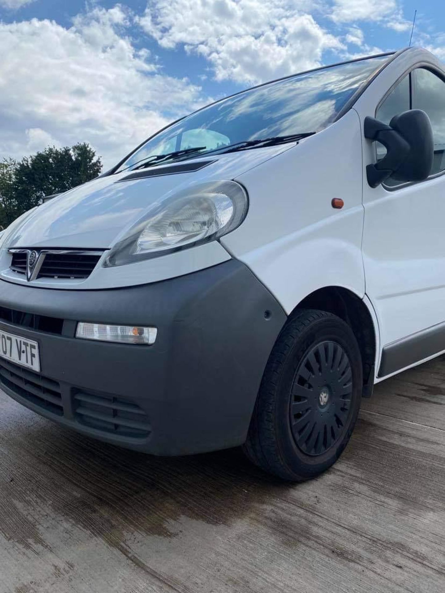 2007 VAUXHALL VIVARO 2900 DTI SWB WHITE PANEL VAN, 1.9 DIESEL ENGINE, 133K MILES *NO VAT* - Image 2 of 9