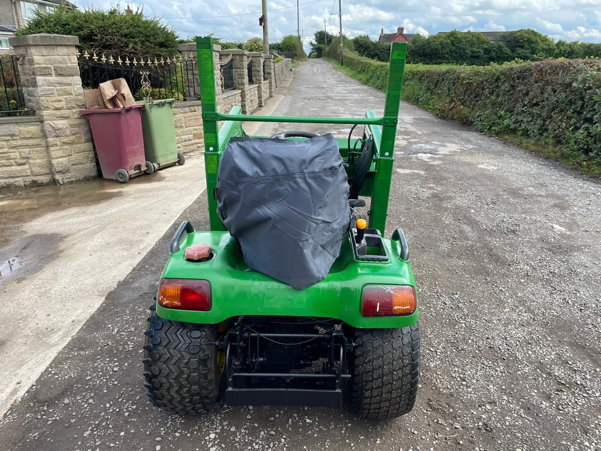 JOHN DEERE X595 4x4 RIDE ON MOWER WITH JOHN DEERE 45 FRONT LOADER AND BUCKET *PLUS VAT* - Bild 5 aus 11