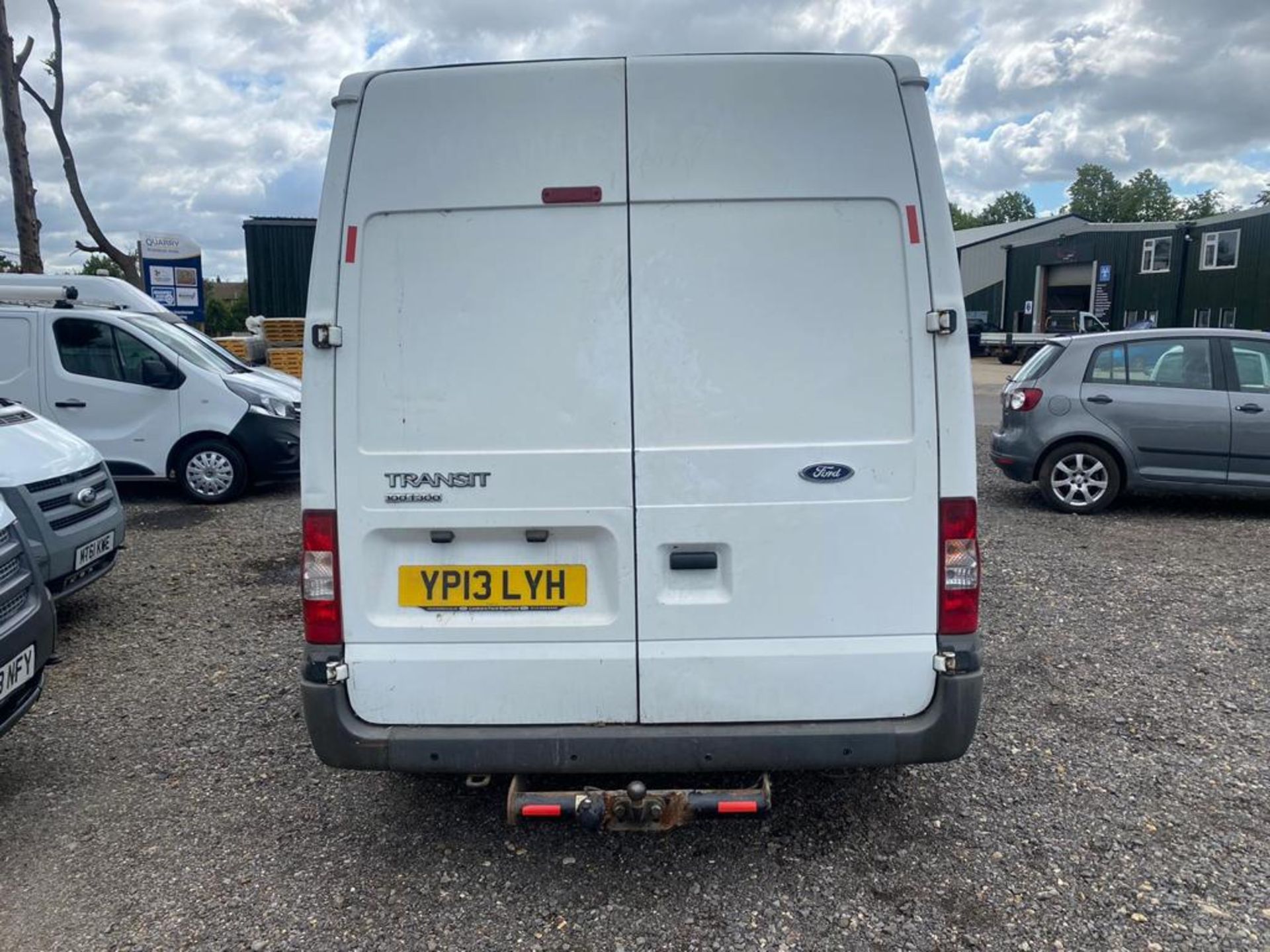 2013 FORD TRANSIT 100 T300 FWD WHITE LWB PANEL VAN , 2.2 DIESEL ENGINE, 183K MILES *NO VAT* - Image 5 of 10