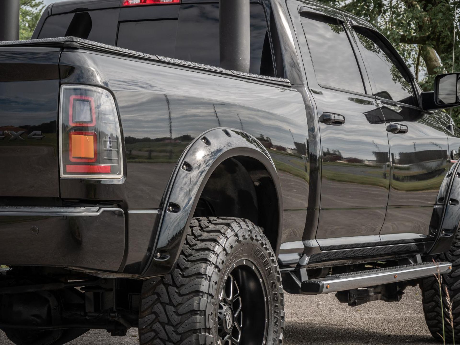 2017 DODGE RAM 2500 LARAMIE CUMMINS EDITION BLACK PICK UP. 6.7 DIESEL 500BHP+, 56,700 MILES *NO VAT* - Image 14 of 31