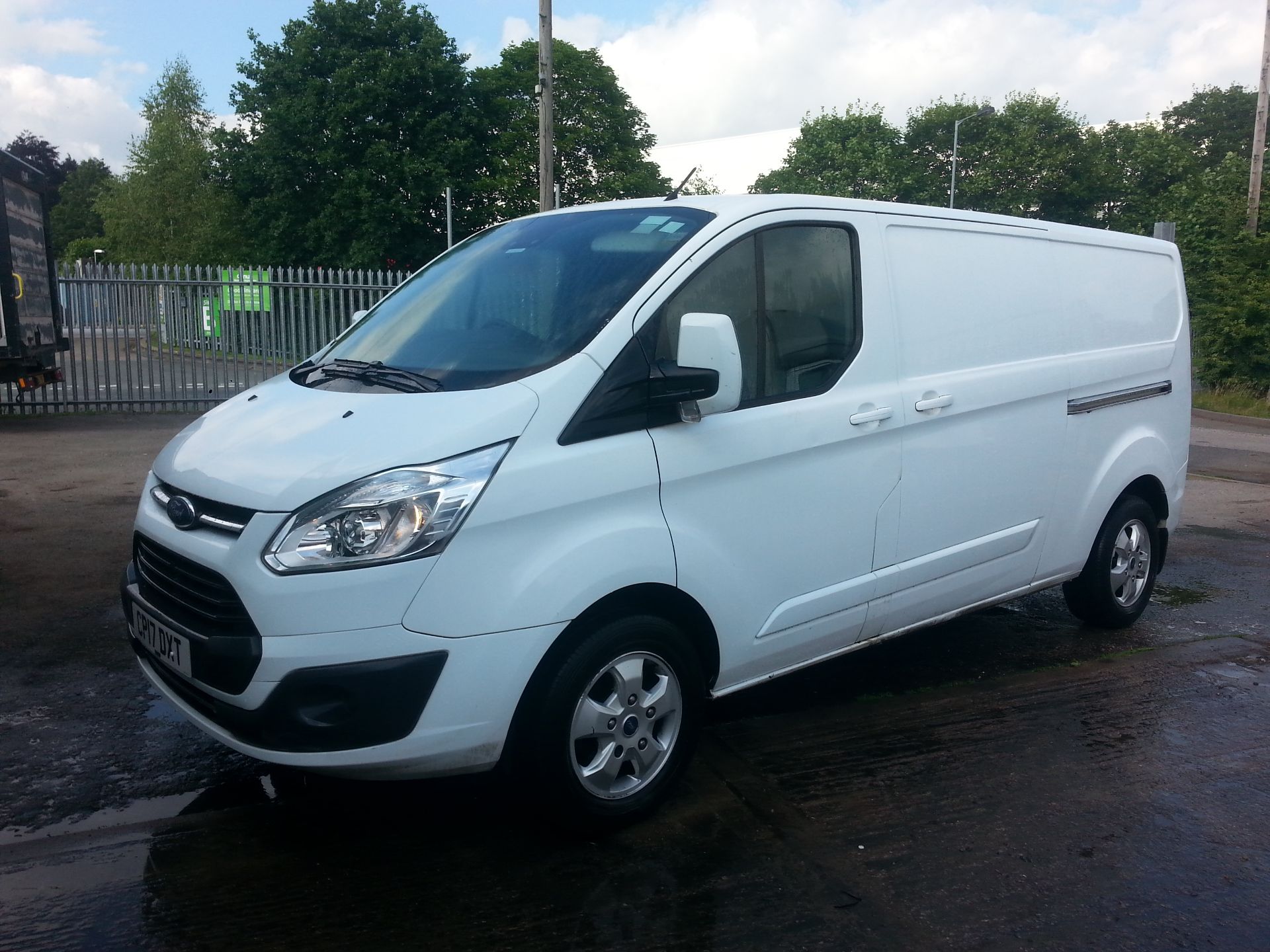 2017 FORD TRANSIT CUSTOM 290 LIMITED LWB WHITE PANEL VAN, 2.0 DIESEL ENGINE, 51,378 MILES *PLUS VAT* - Image 3 of 9