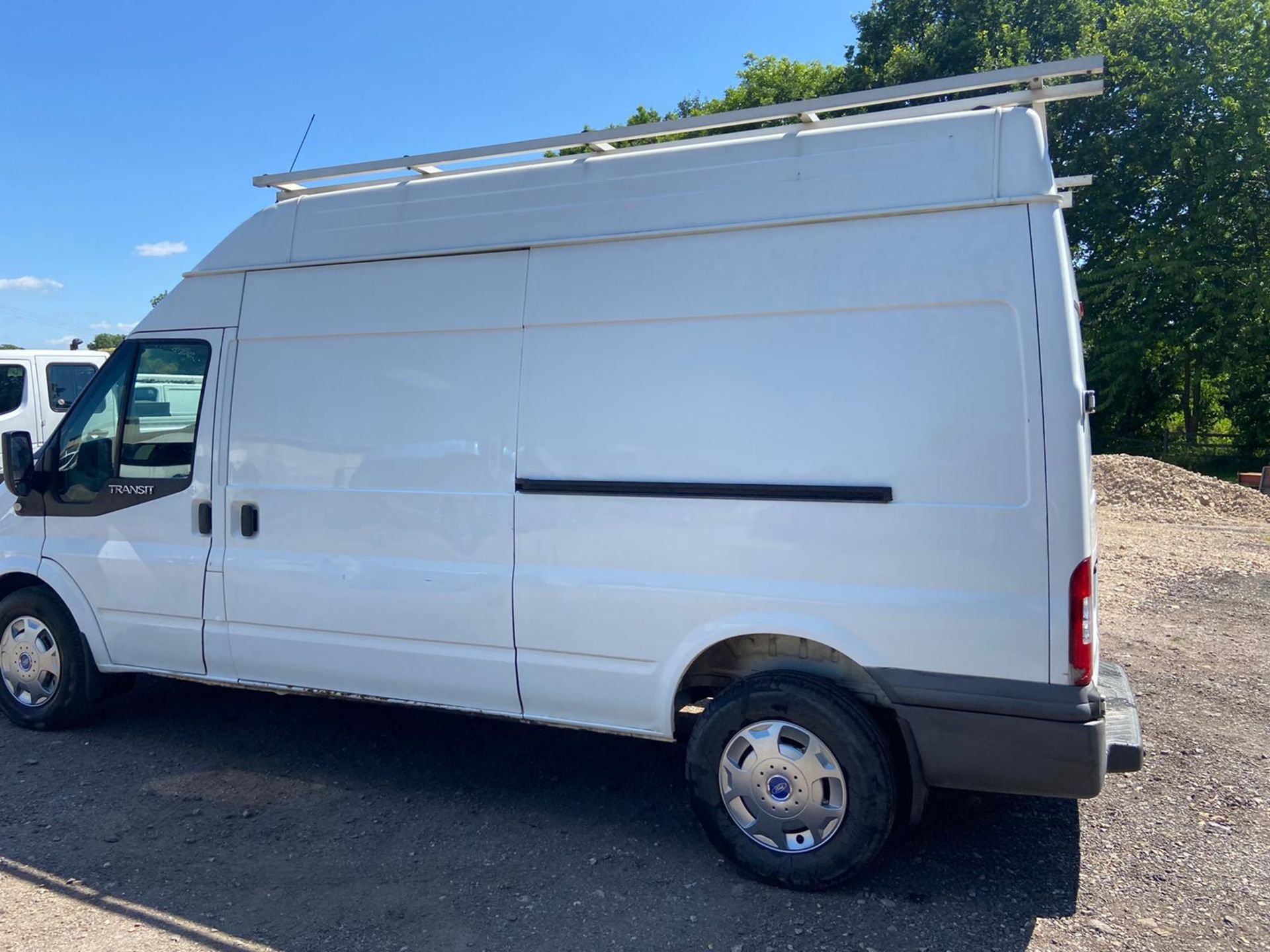 2014 FORD TRANSIT 125 T350 FWD WHITE PANEL VAN, 2.2 DIESEL ENGINE, 111K MILES, 6 SPEED MANUAL*NO VAT - Image 4 of 11