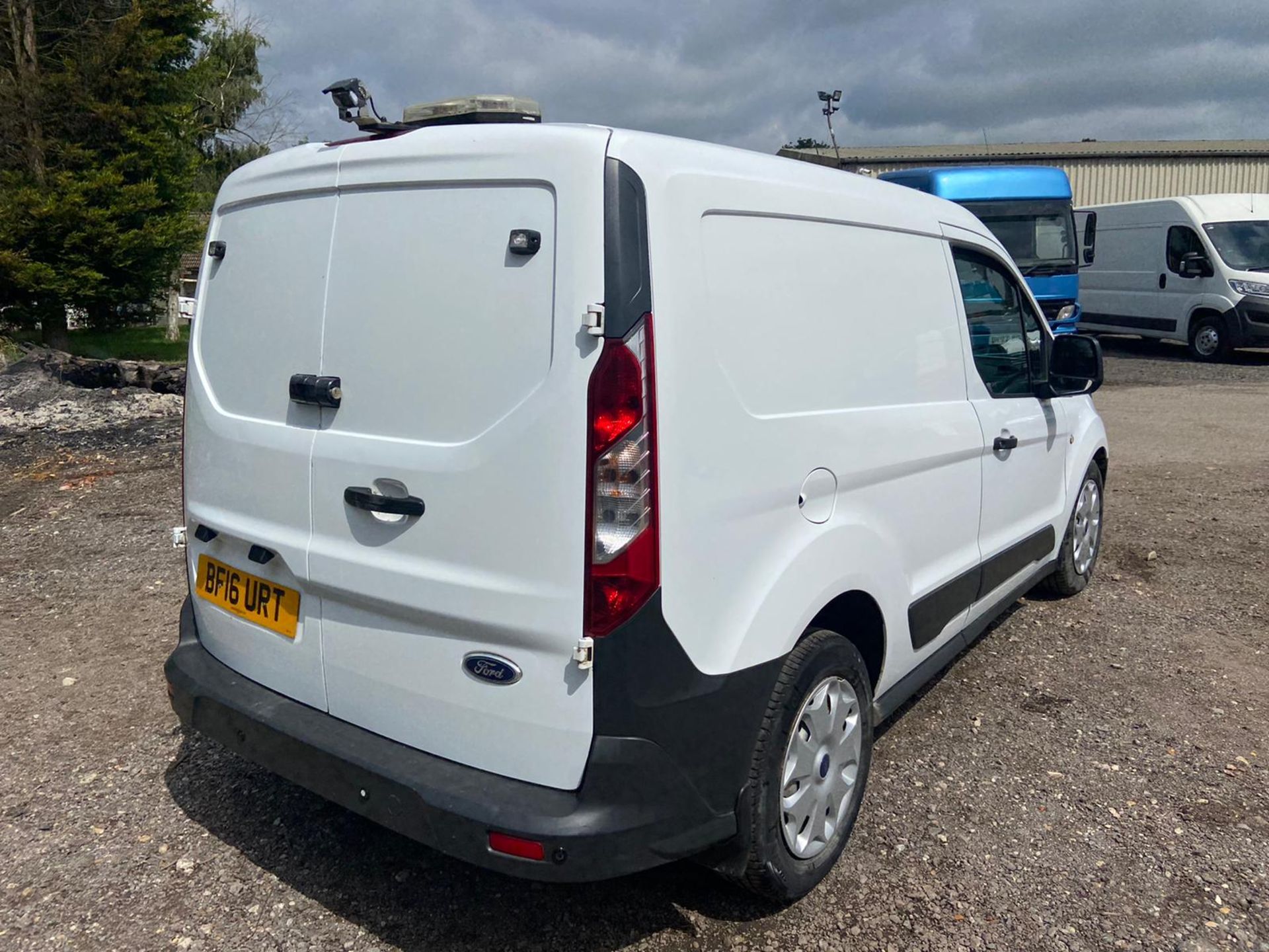 2016 FORD TRANSIT CONNECT 200 ECONETIC WHITE PANEL VAN, 107K MILES, 1.5 DIESEL *PLUS VAT* - Image 6 of 11