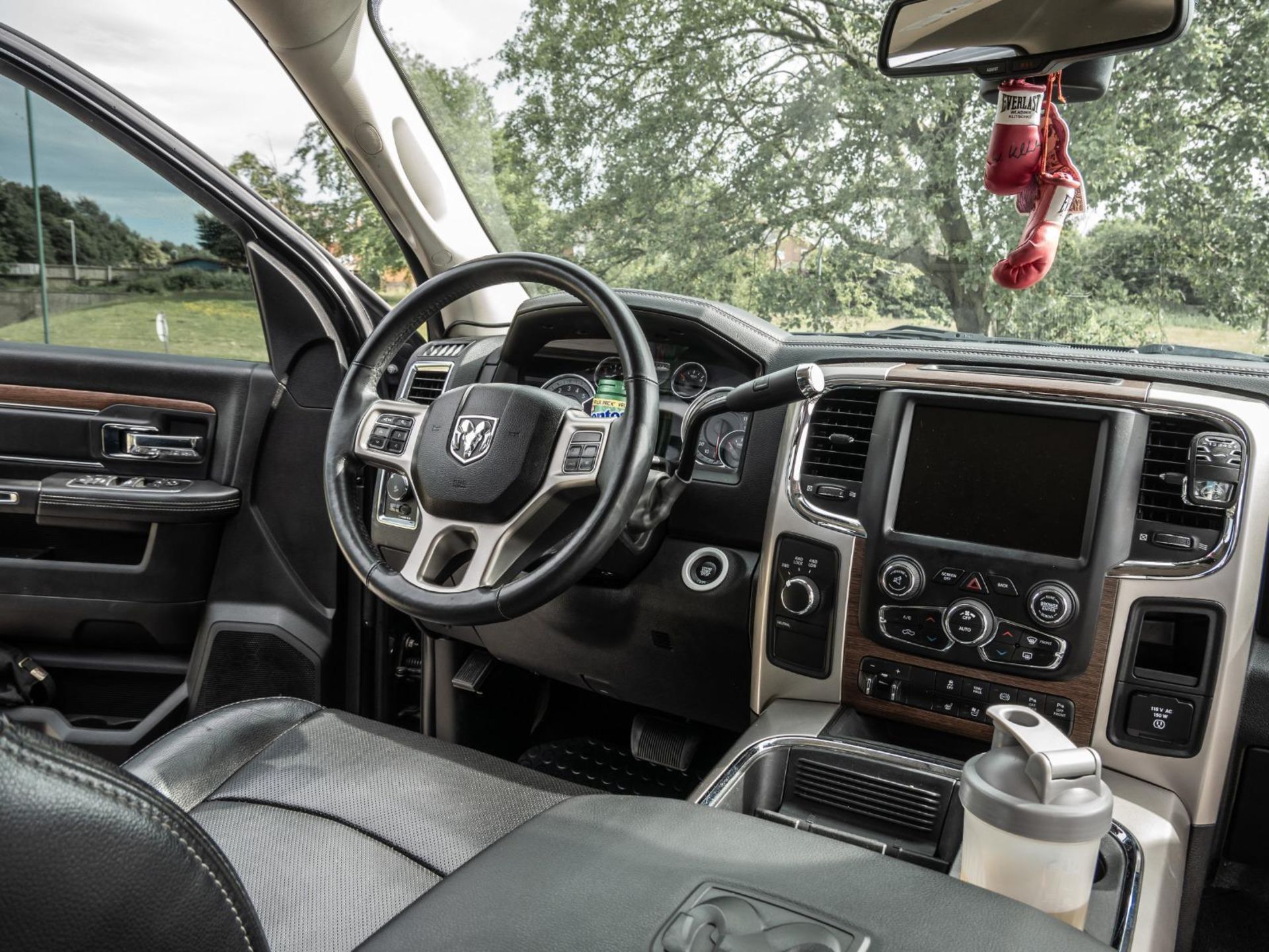 2017 DODGE RAM 2500 LARAMIE CUMMINS EDITION BLACK PICK UP. 6.7 DIESEL 500BHP+, 56,700 MILES *NO VAT* - Image 28 of 31