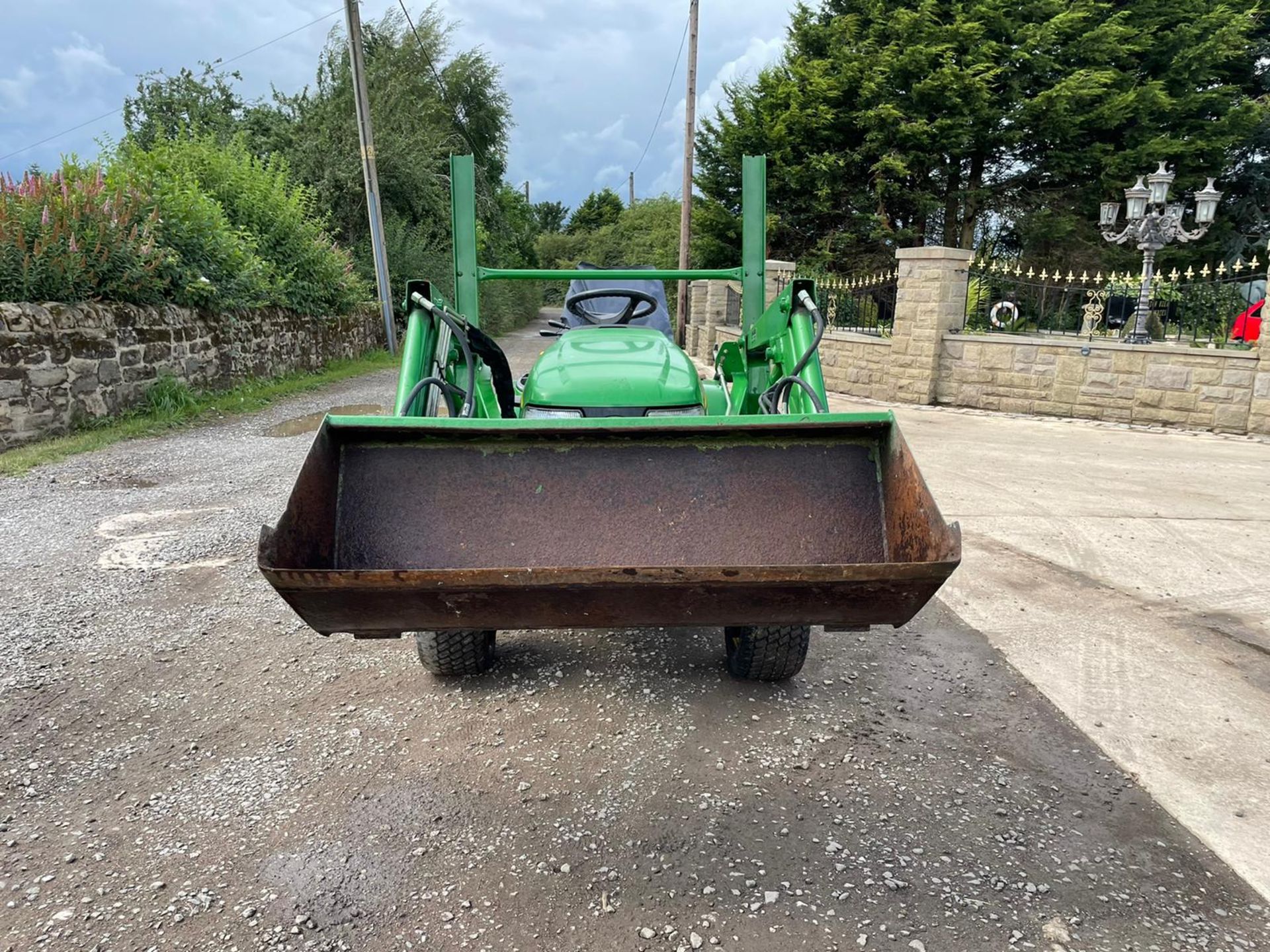 JOHN DEERE X595 4x4 RIDE ON MOWER WITH JOHN DEERE 45 FRONT LOADER AND BUCKET *PLUS VAT* - Bild 8 aus 11