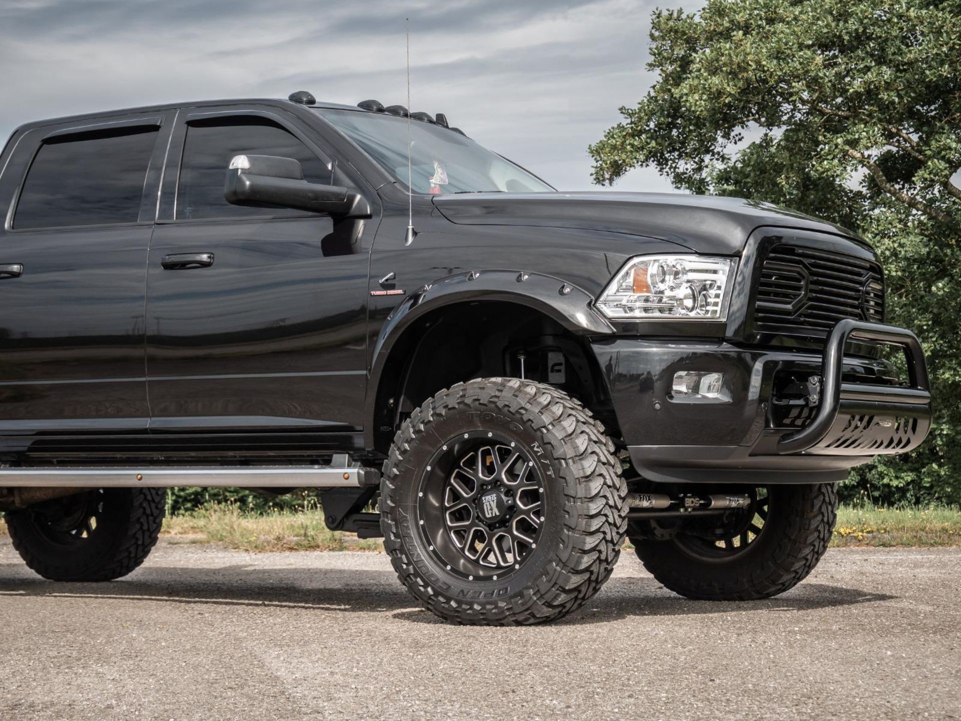 2017 DODGE RAM 2500 LARAMIE CUMMINS EDITION BLACK PICK UP. 6.7 DIESEL 500BHP+, 56,700 MILES *NO VAT* - Image 2 of 31