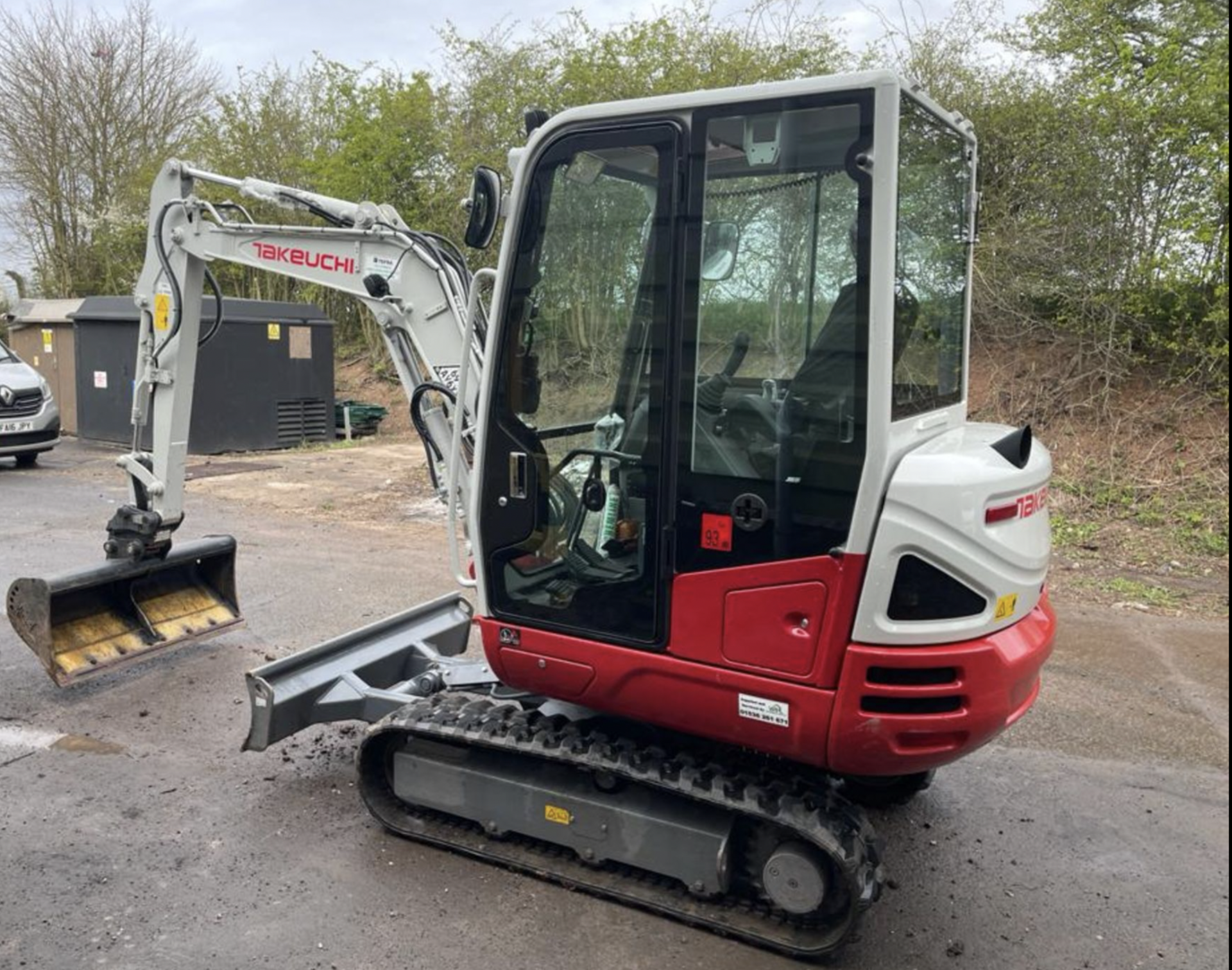 2020 TAKEUCHI TB230 3 TON EXCAVATOR / DIGGER, ONLY 27HRS WARRANTED, AS NEW C/W HYDRAULIC QUICK HITCH - Image 2 of 13