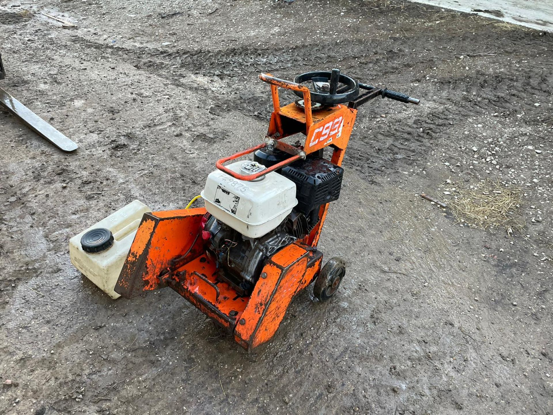 2015 CLIPPER C99 FLOOR SAW, RUNS AND WORKS, HONDA GX390 ENGINE, WATER TANK INCLUDED *NO VAT* - Bild 3 aus 5