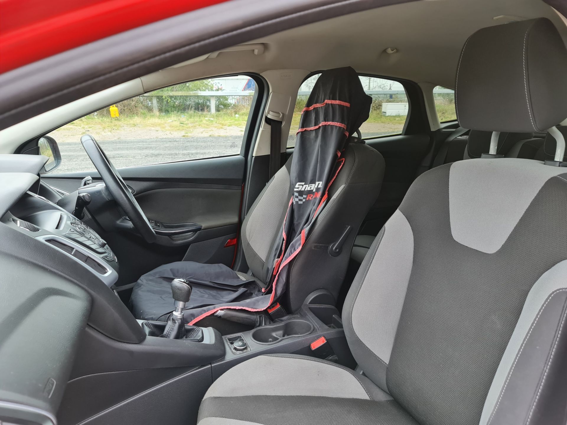 2012 FORD FOCUS ZETEC TDCI, RED, 5 DOOR HATCHBACK, 1.6 DIESEL ENGINE, 94,459 MILES *NO VAT* - Bild 33 aus 37